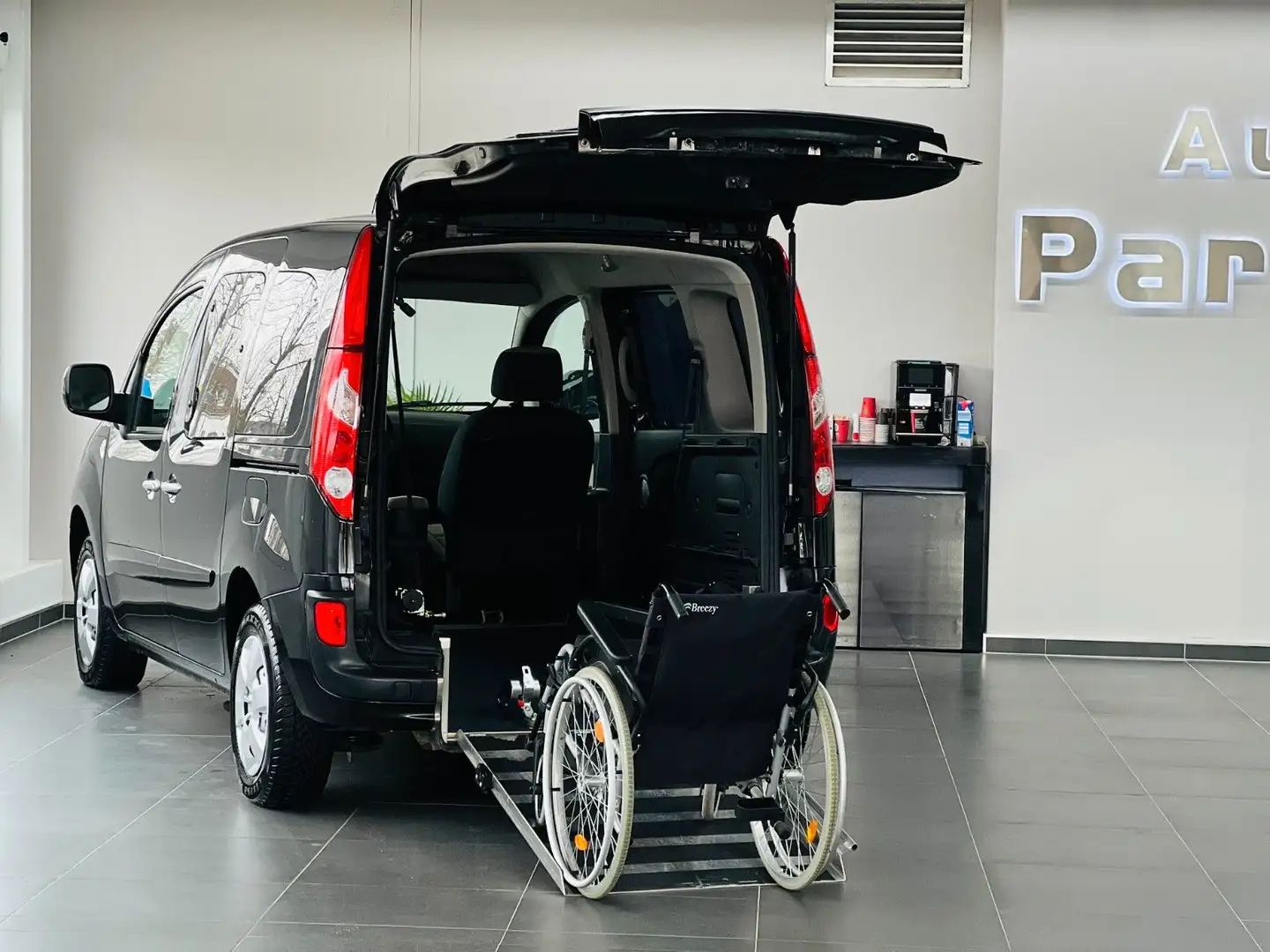 Renault Kangoo Happy Family Behindertengerecht-Rampe Černá - 1