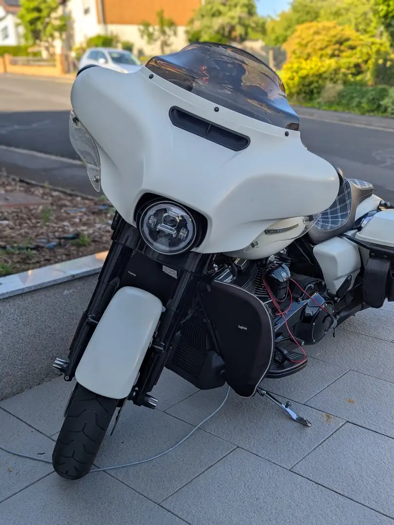Harley-Davidson Street Glide White - 1