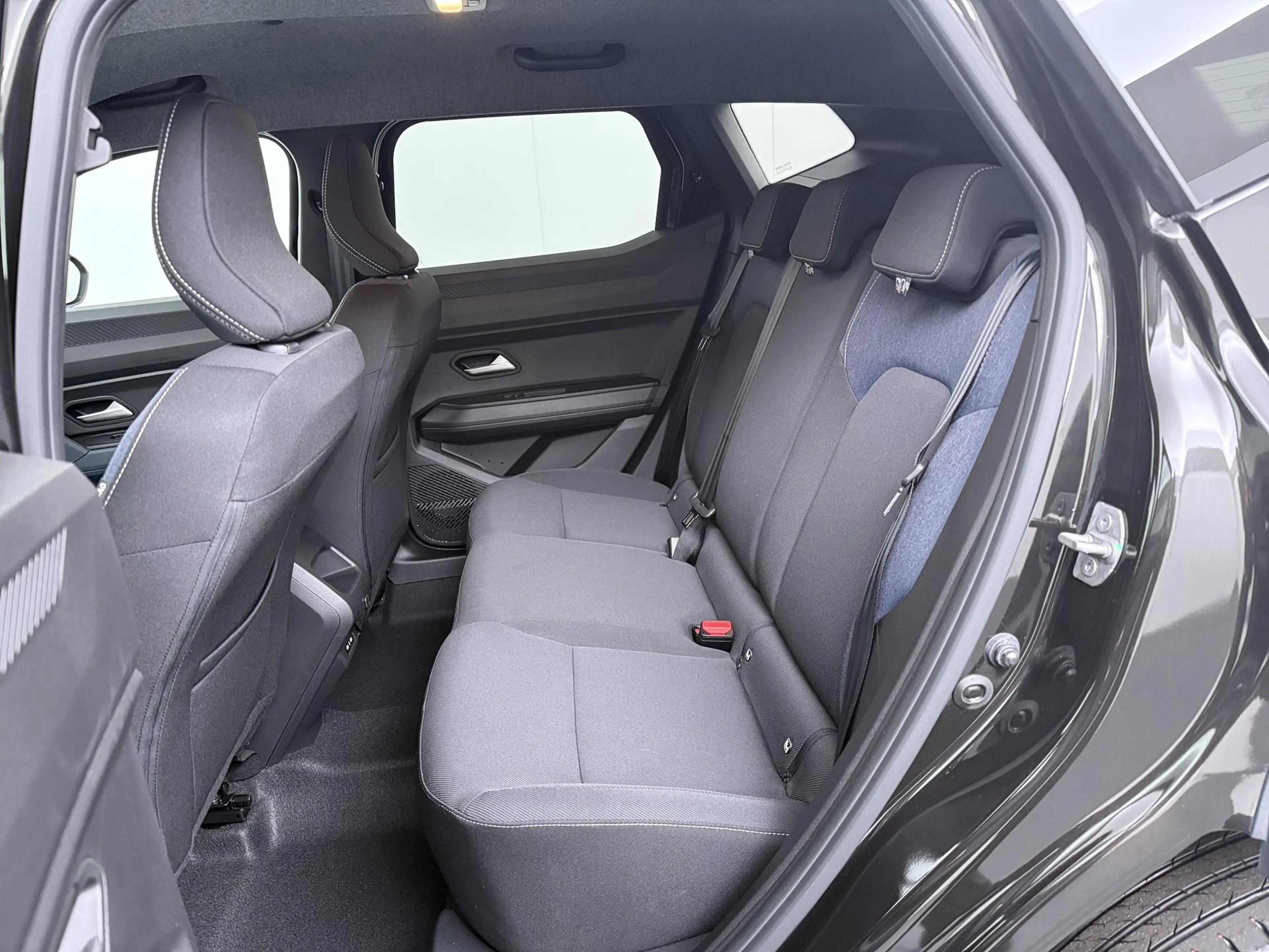 Dacia Duster journey hybrid 140 | pack assist | — photo 14