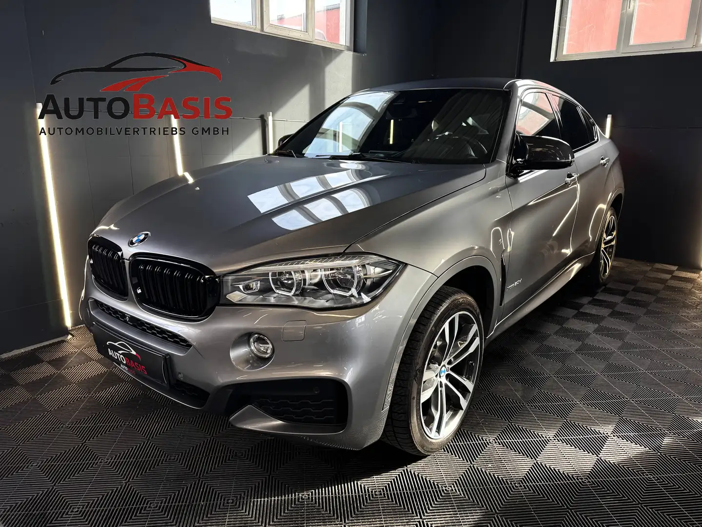 BMW X6 xDrive 30 d M-Paket/Led/Nappa/HUD/Harman-Kardon/Keyless/Digital-Tacho Grau - 1