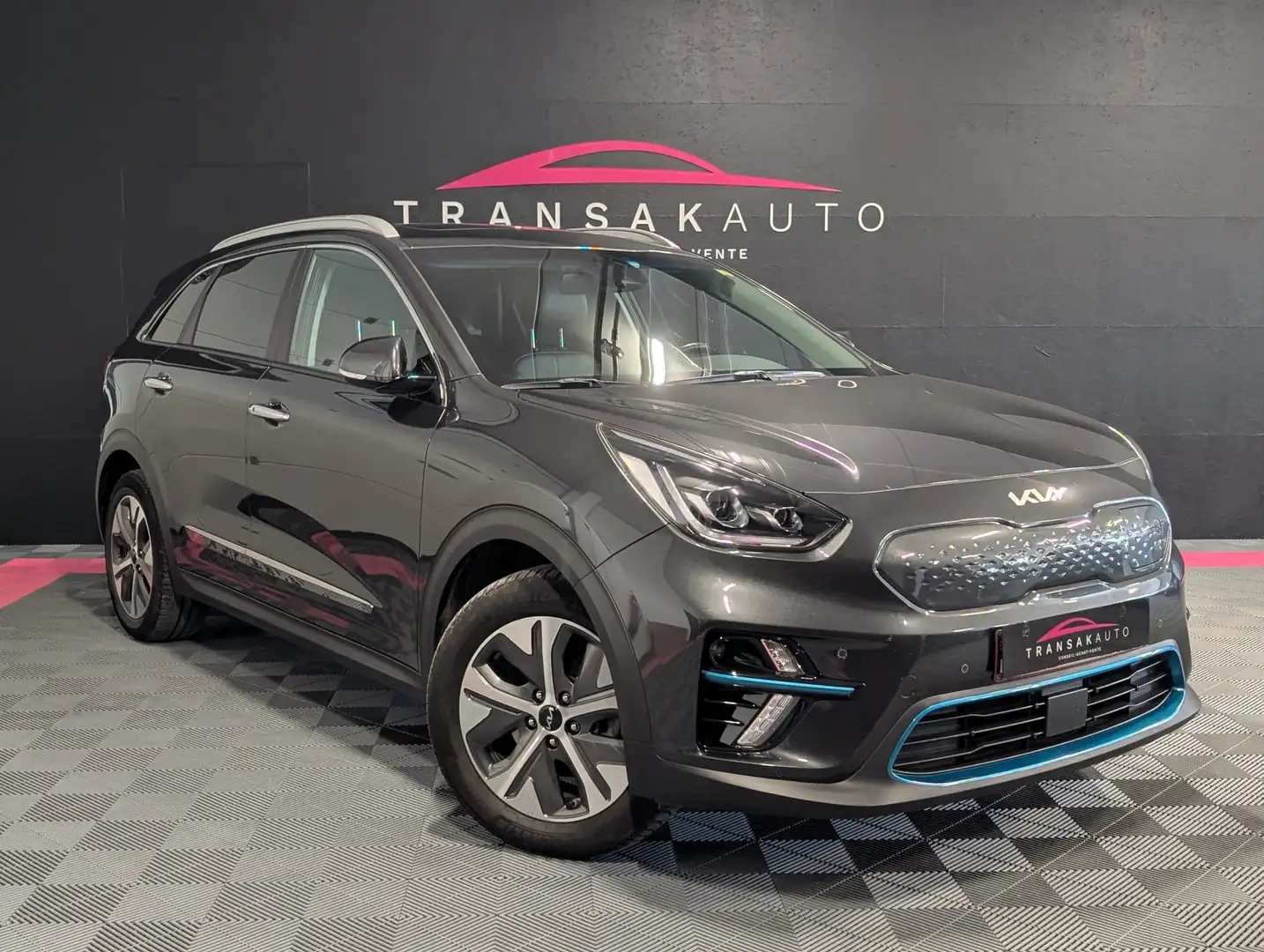 Kia e-Niro 64 kWh More **TOIT OUVRANT-SIEGE CHAUFFANT-CUIR** Šedá - 1