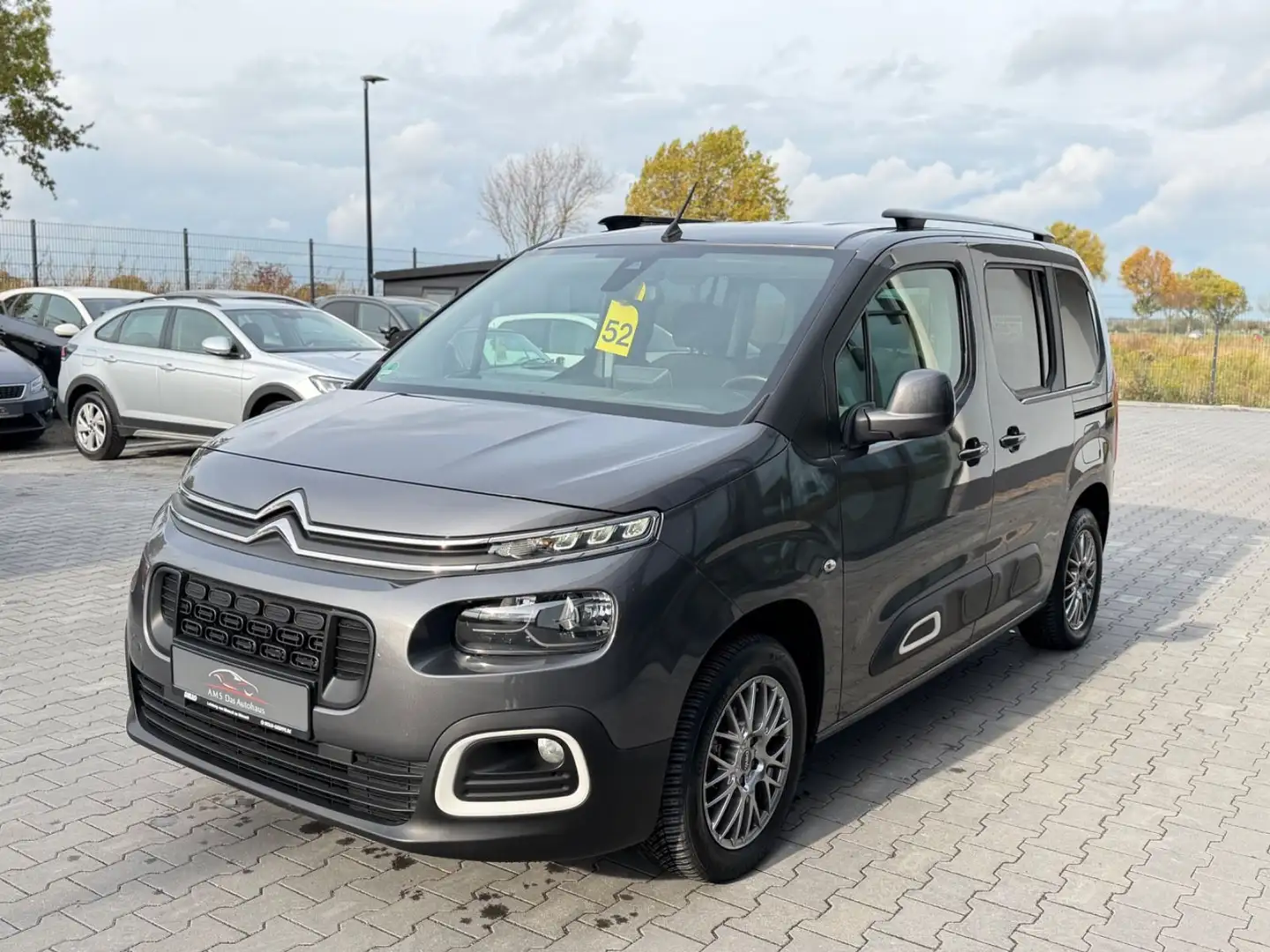 Citroen Berlingo Feel M 1.5 Blue-HDI Navi LED Grau - 1