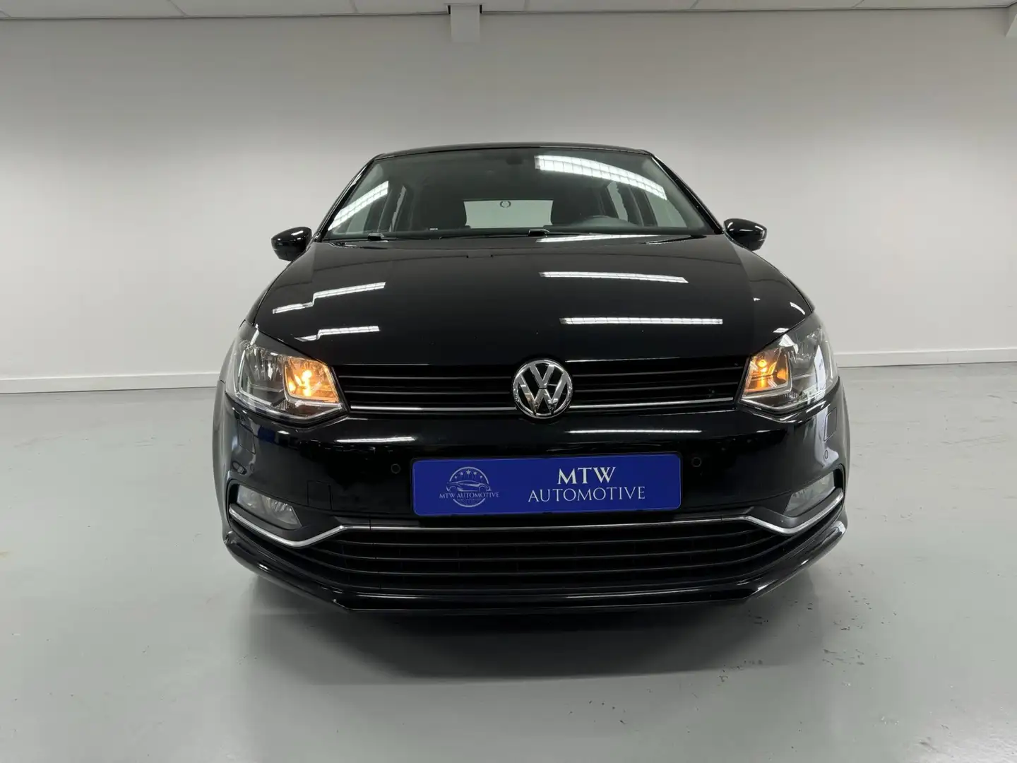 Volkswagen Polo 1.0 75 PK HIGHLINE / E.C.C. AICO / STOEL VERWARMIN Zwart - 2
