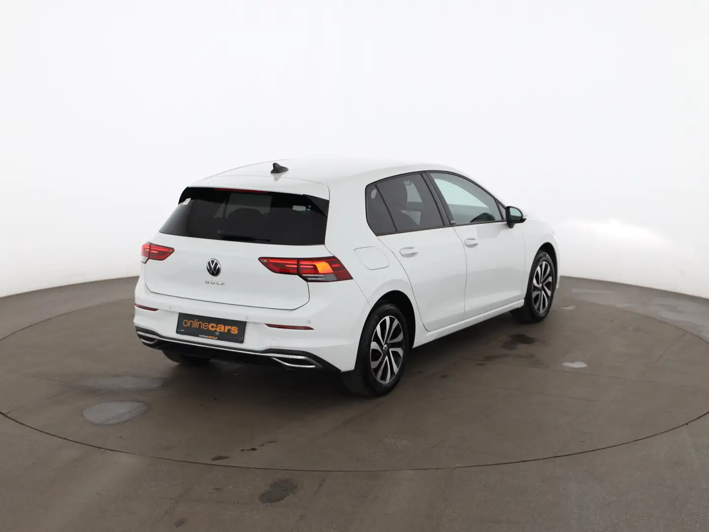 Volkswagen Golf VIII 2.0 TDI Active Aut LED AHK RADAR NAVI Weiß - 2