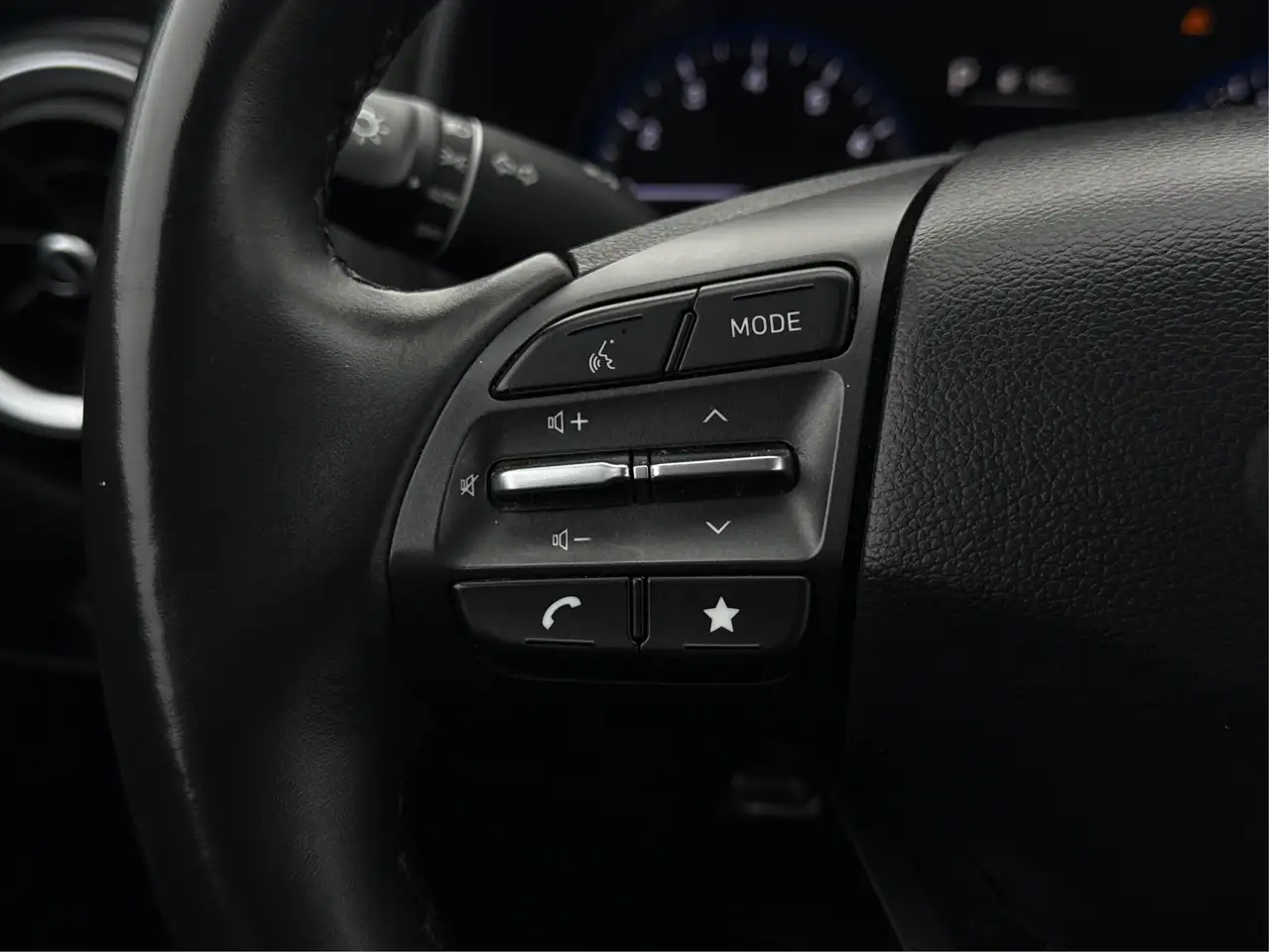 Hyundai KONA снимка Hyundai KONA