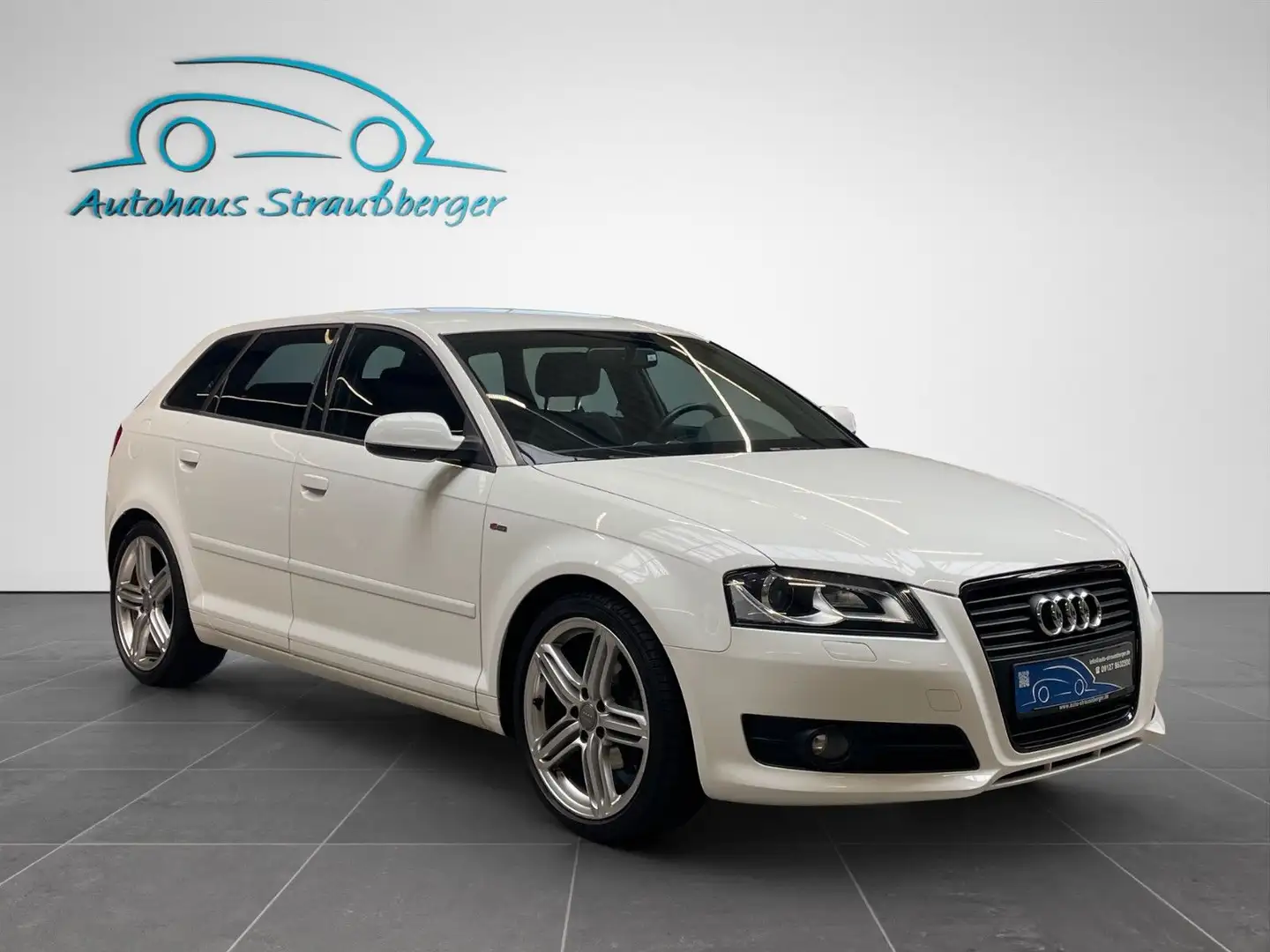Audi A3 Sportback 1.8 TFSI S line Sportpaket plus SHZ Biały - 2