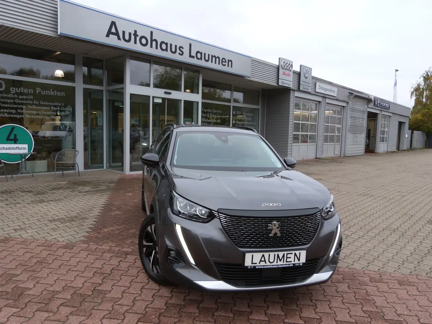 Peugeot 2008 2008 PureTech 130 Allure, AHK, Navi, CAM, Kessy,LM Grau - 1