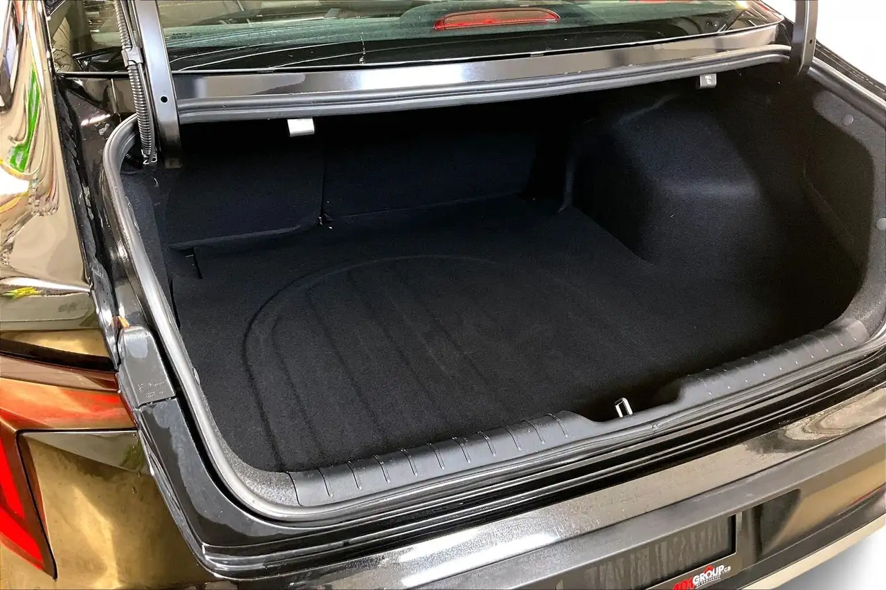 Kia K4 снимка Kia K4