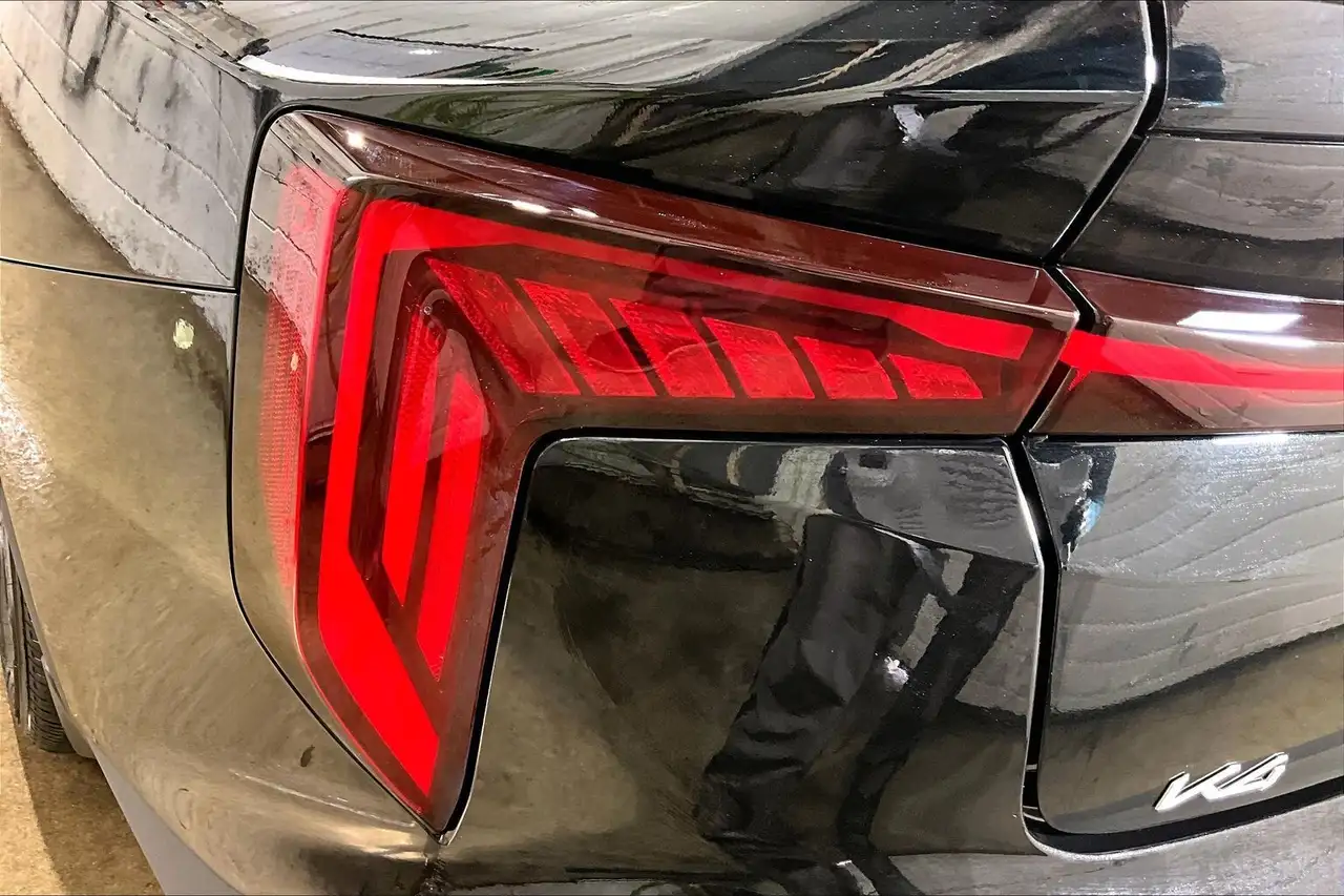 Kia K4 снимка Kia K4