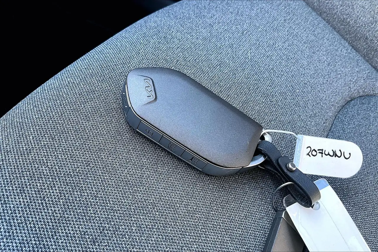Kia K4 снимка Kia K4