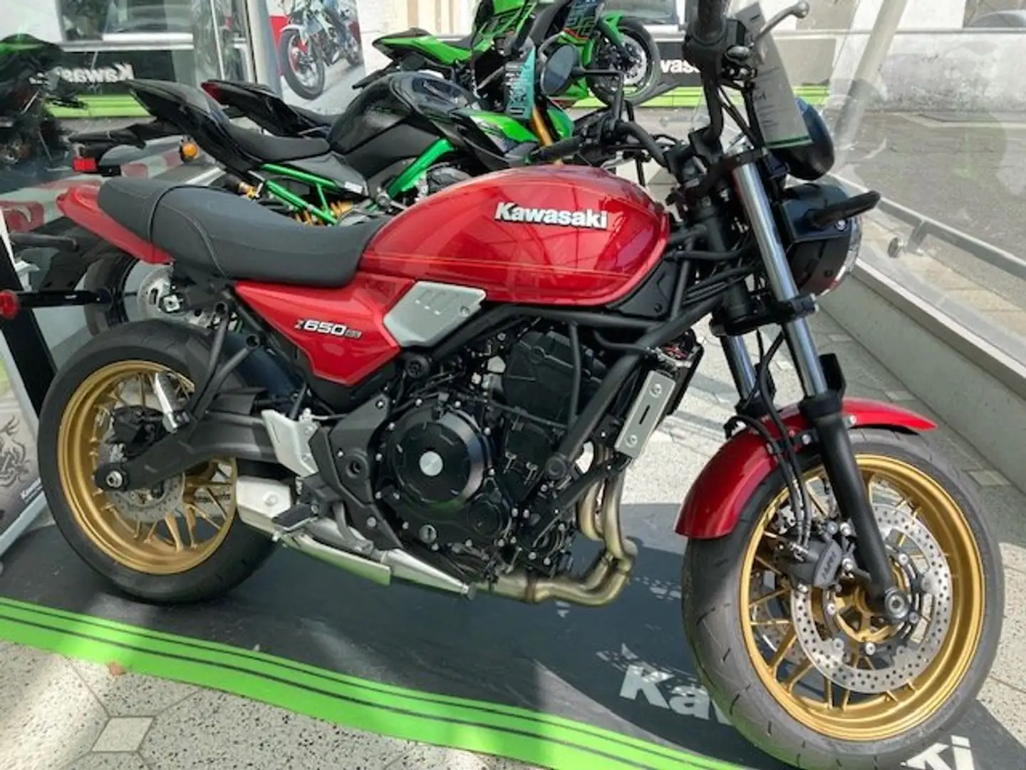 Kawasaki Z 650 RS Rot - 1