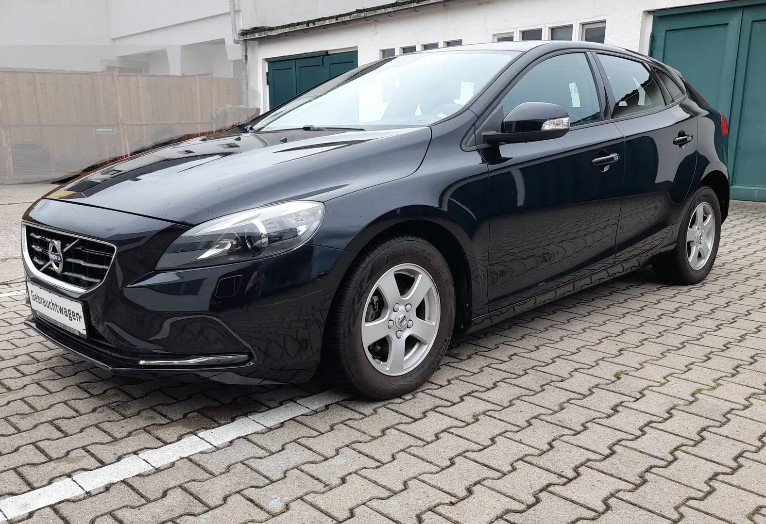 Volvo V40 D2 You Noir - 1