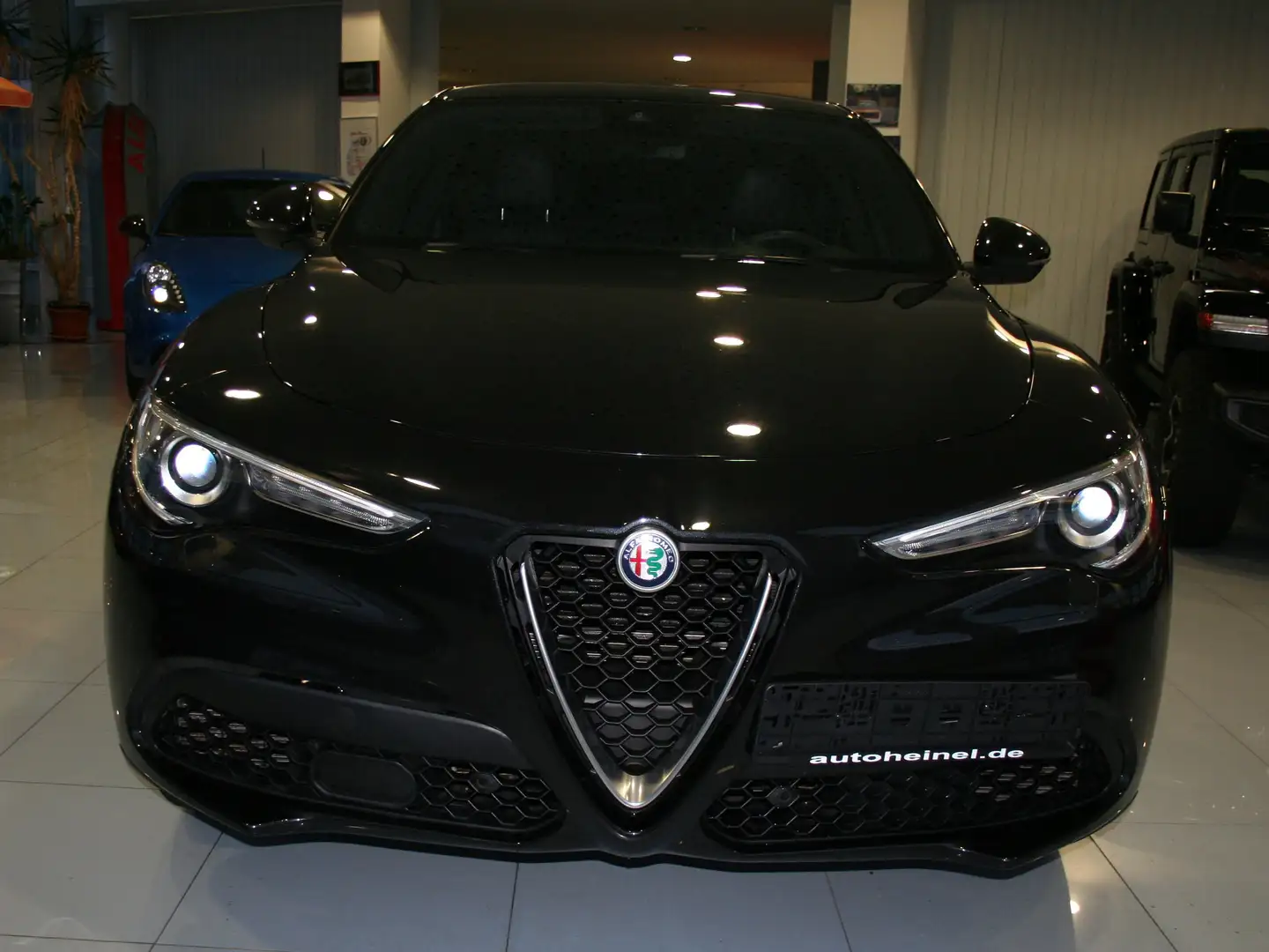 Alfa Romeo Stelvio Super Q4#XENON#LEDER#NAVI#SHZ#KAMERA#CARPLAY Schwarz - 2