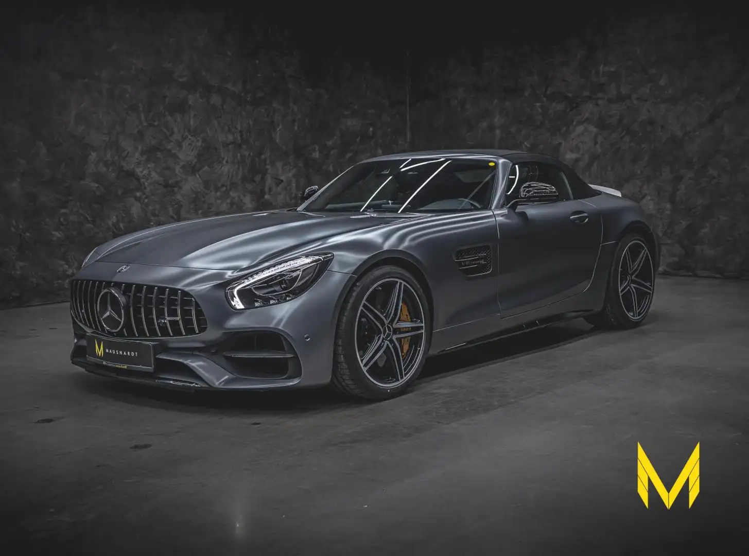 Mercedes-Benz AMG GT Roadster:MAGNO/NIGHT/KERAMIK/ABGAS/DIS+ Šedá - 1