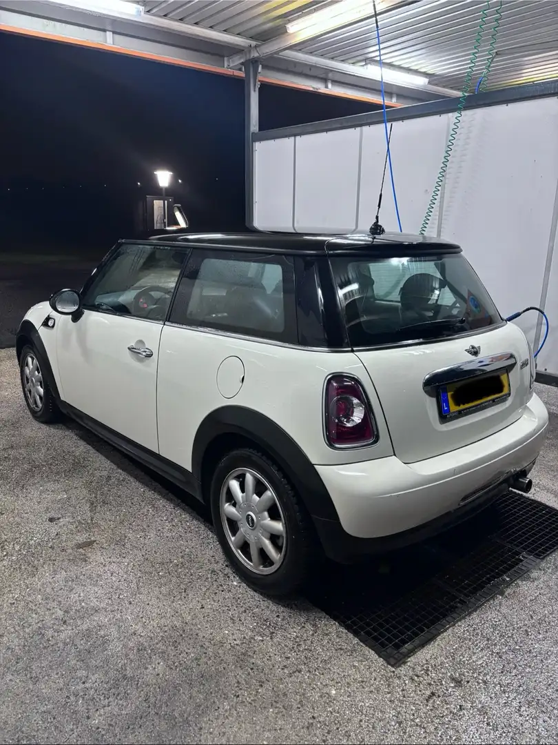 MINI Cooper Hatch 1.6i - 122 A - 2