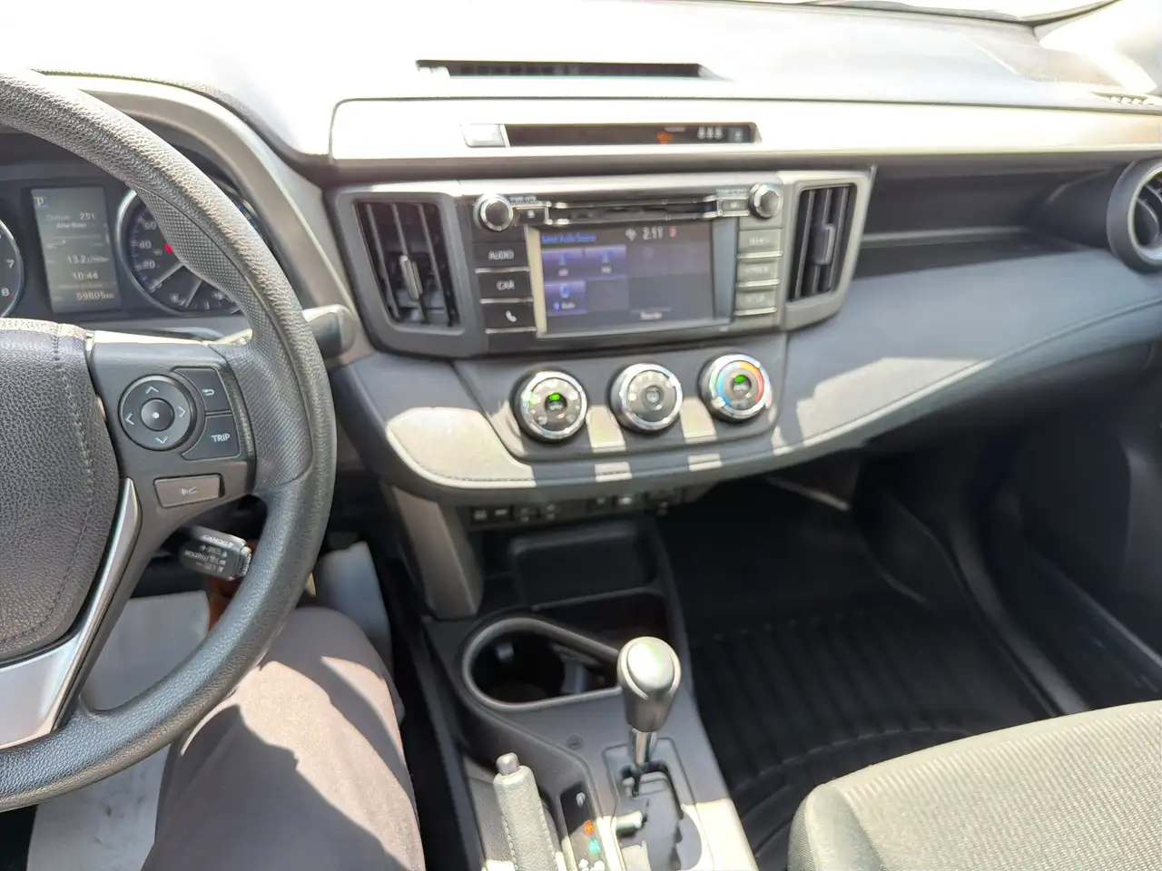 Toyota RAV 4 снимка Toyota RAV 4