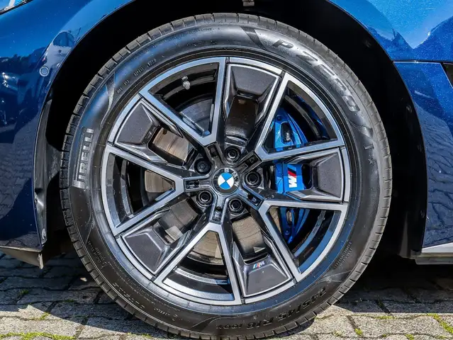 BMW I4 view 4