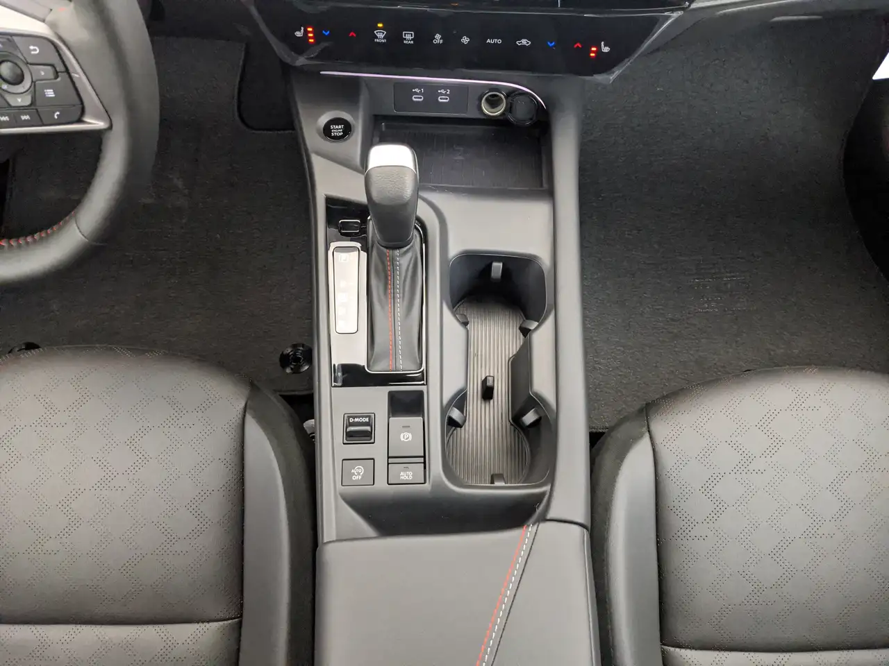 Nissan Sentra снимка Nissan Sentra