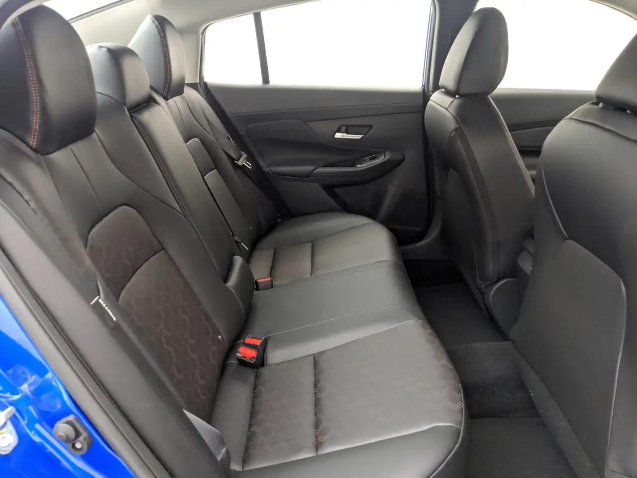Nissan Sentra снимка Nissan Sentra