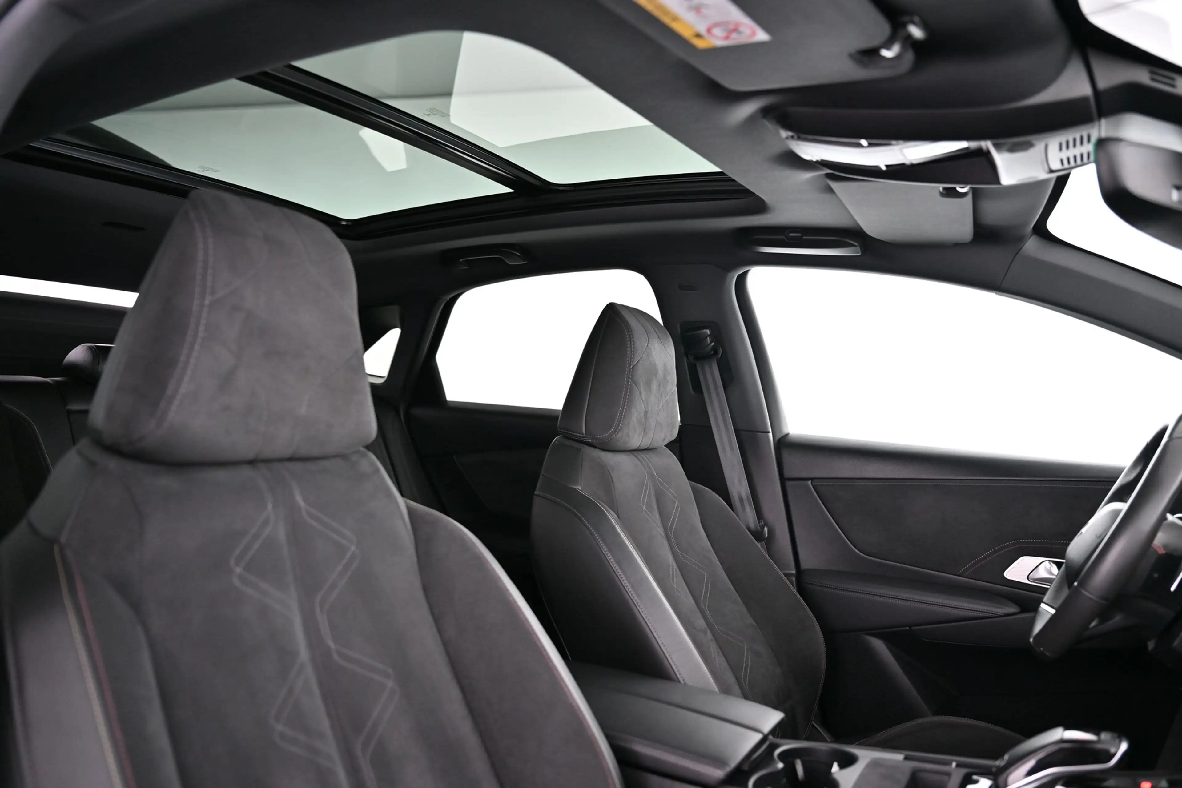DS Automobiles DS 7 Crossback 2.0 BlueHDi 180 HK EAT8 Performance Line Pickerl — photo 42