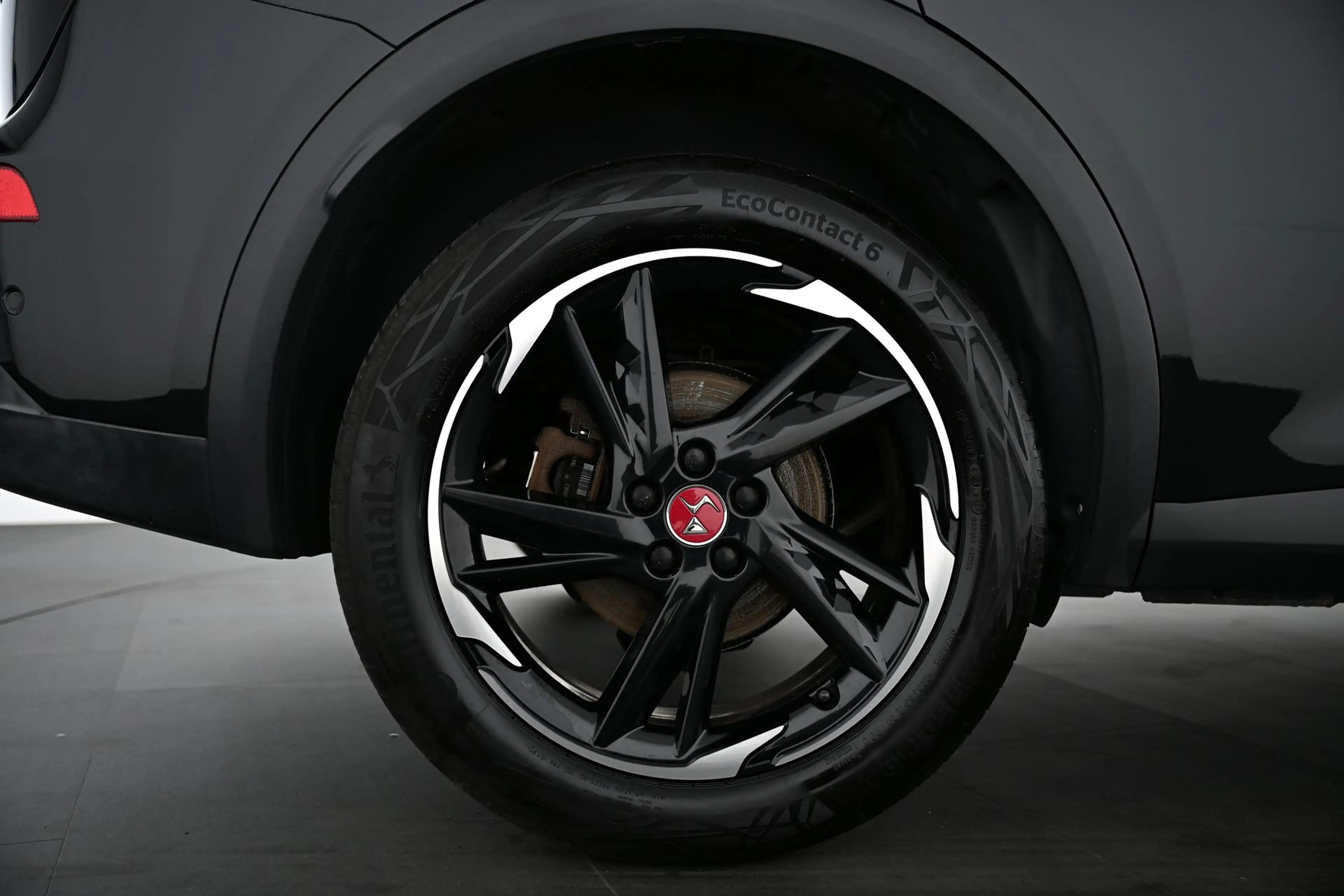 DS Automobiles DS 7 Crossback 2.0 BlueHDi 180 HK EAT8 Performance Line Pickerl — photo 17