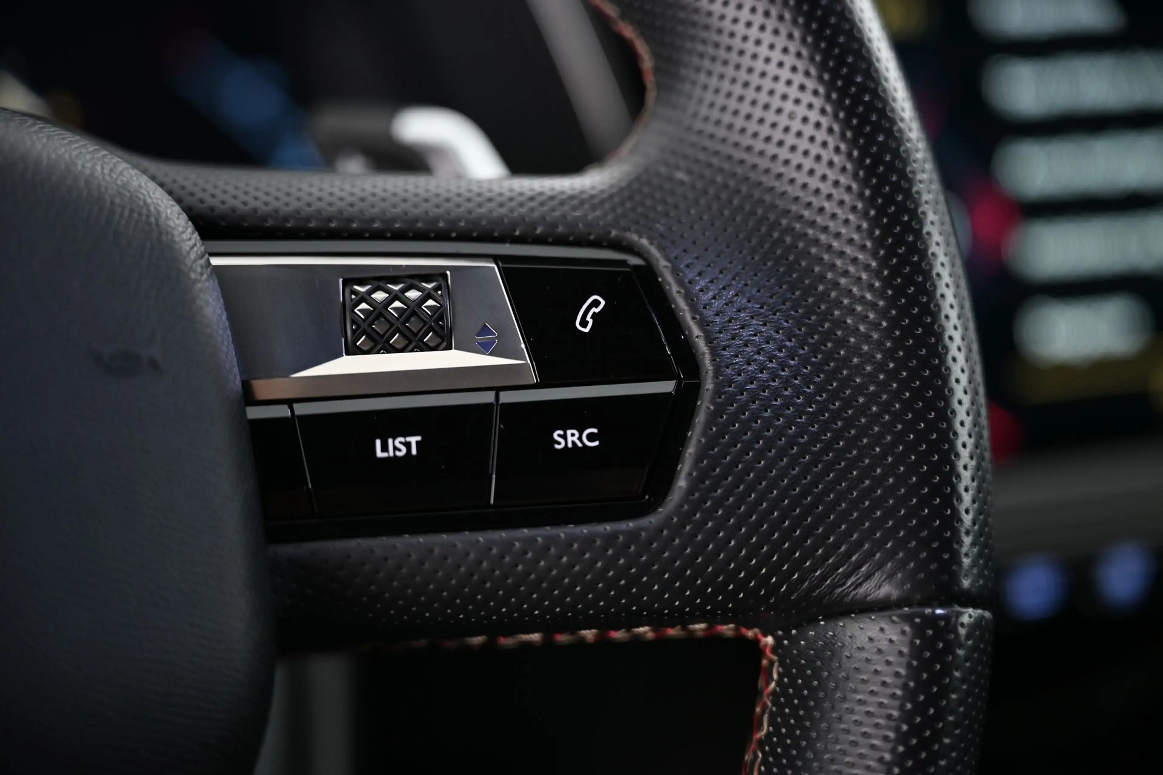 DS Automobiles DS 7 Crossback 2.0 BlueHDi 180 HK EAT8 Performance Line Pickerl — photo 33