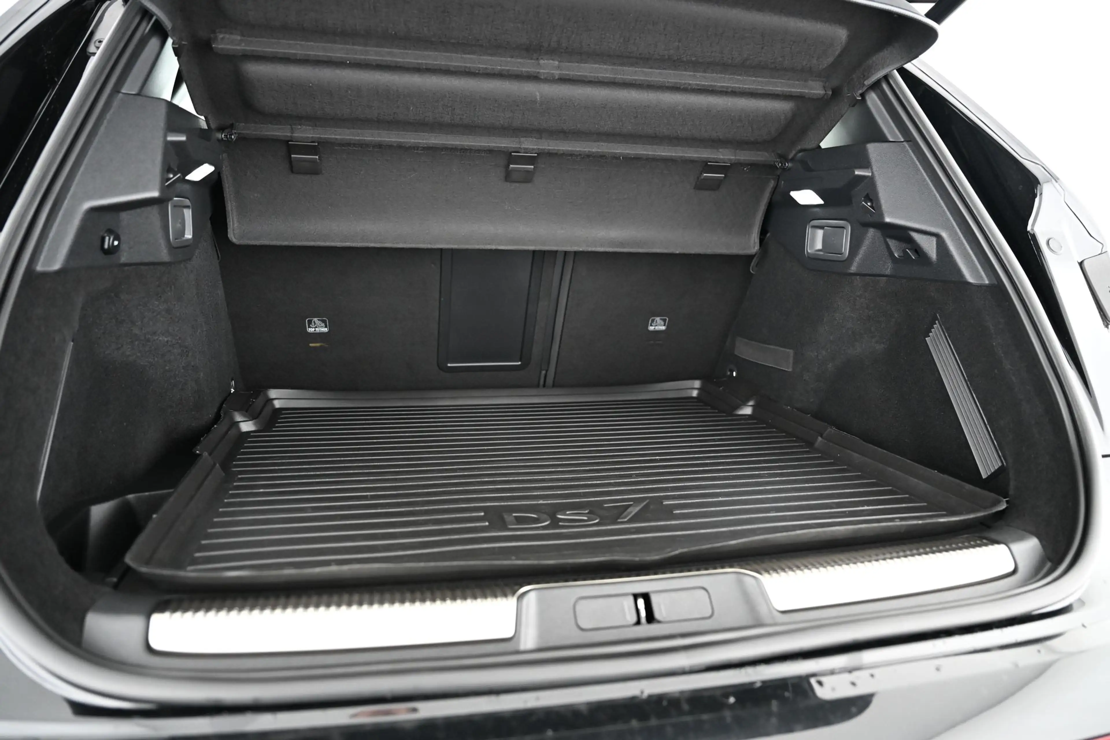 DS Automobiles DS 7 Crossback 2.0 BlueHDi 180 HK EAT8 Performance Line Pickerl — photo 44