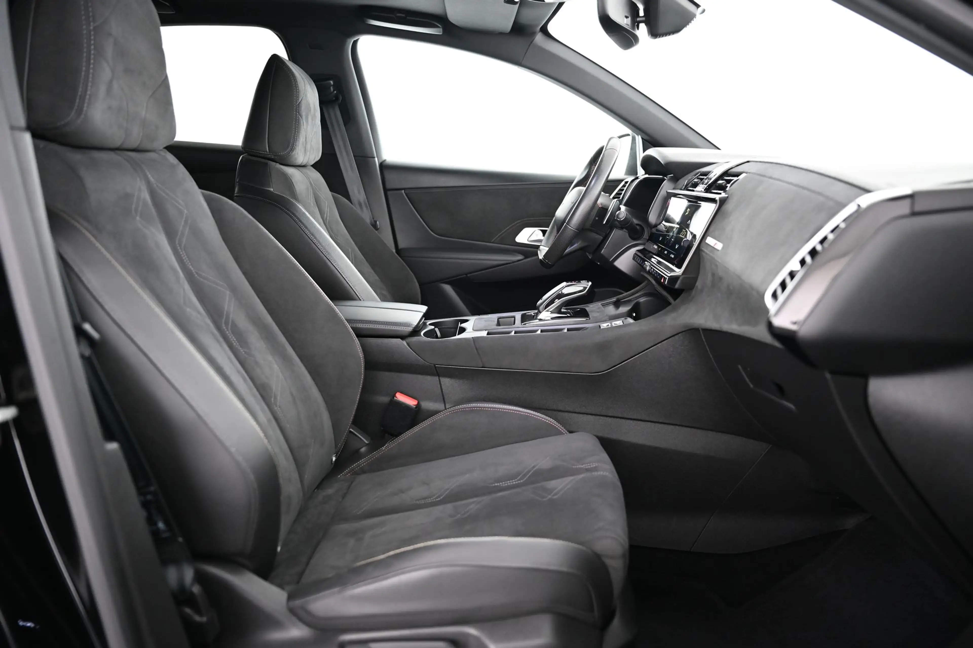 DS Automobiles DS 7 Crossback 2.0 BlueHDi 180 HK EAT8 Performance Line Pickerl — photo 41