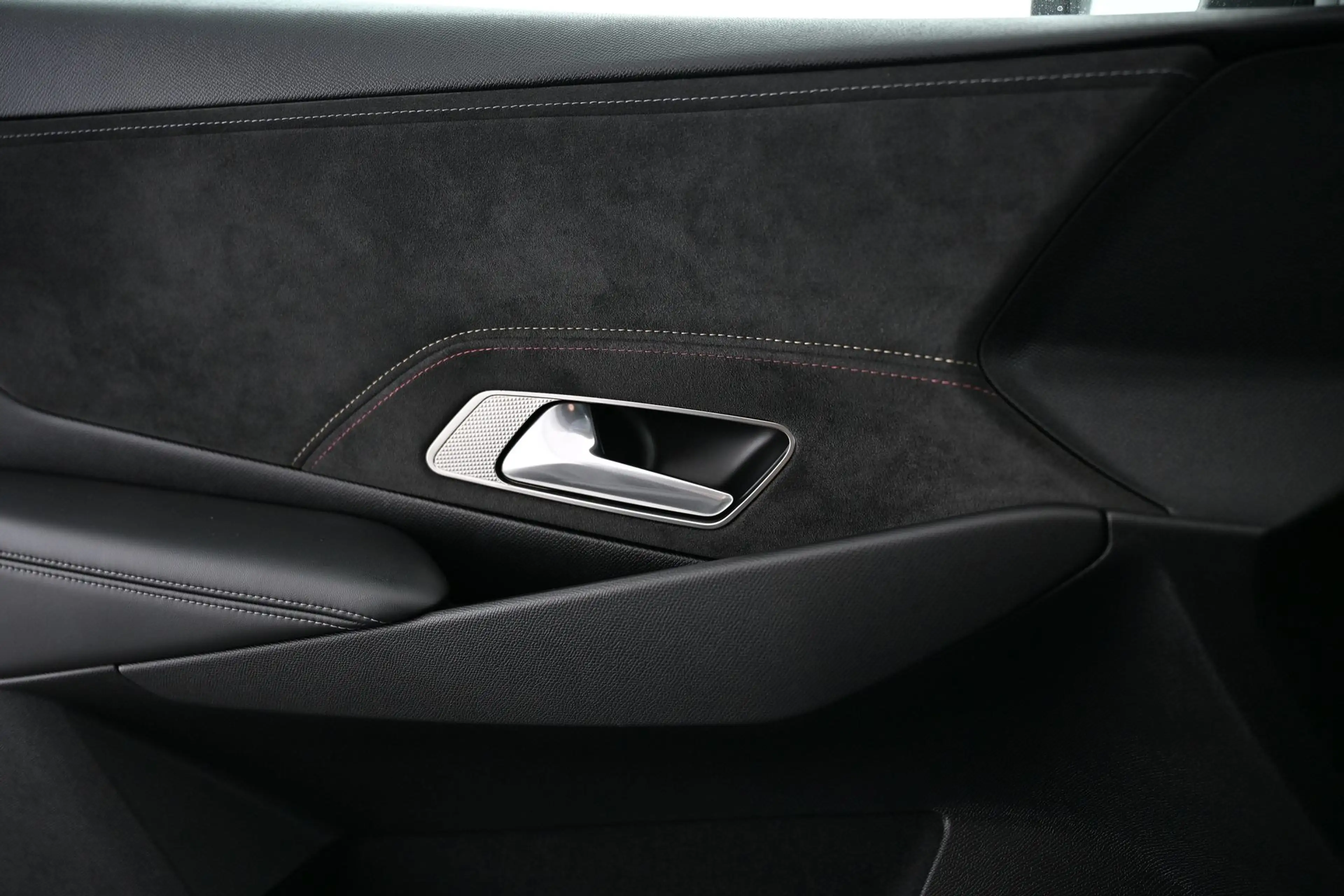 DS Automobiles DS 7 Crossback 2.0 BlueHDi 180 HK EAT8 Performance Line Pickerl — photo 38