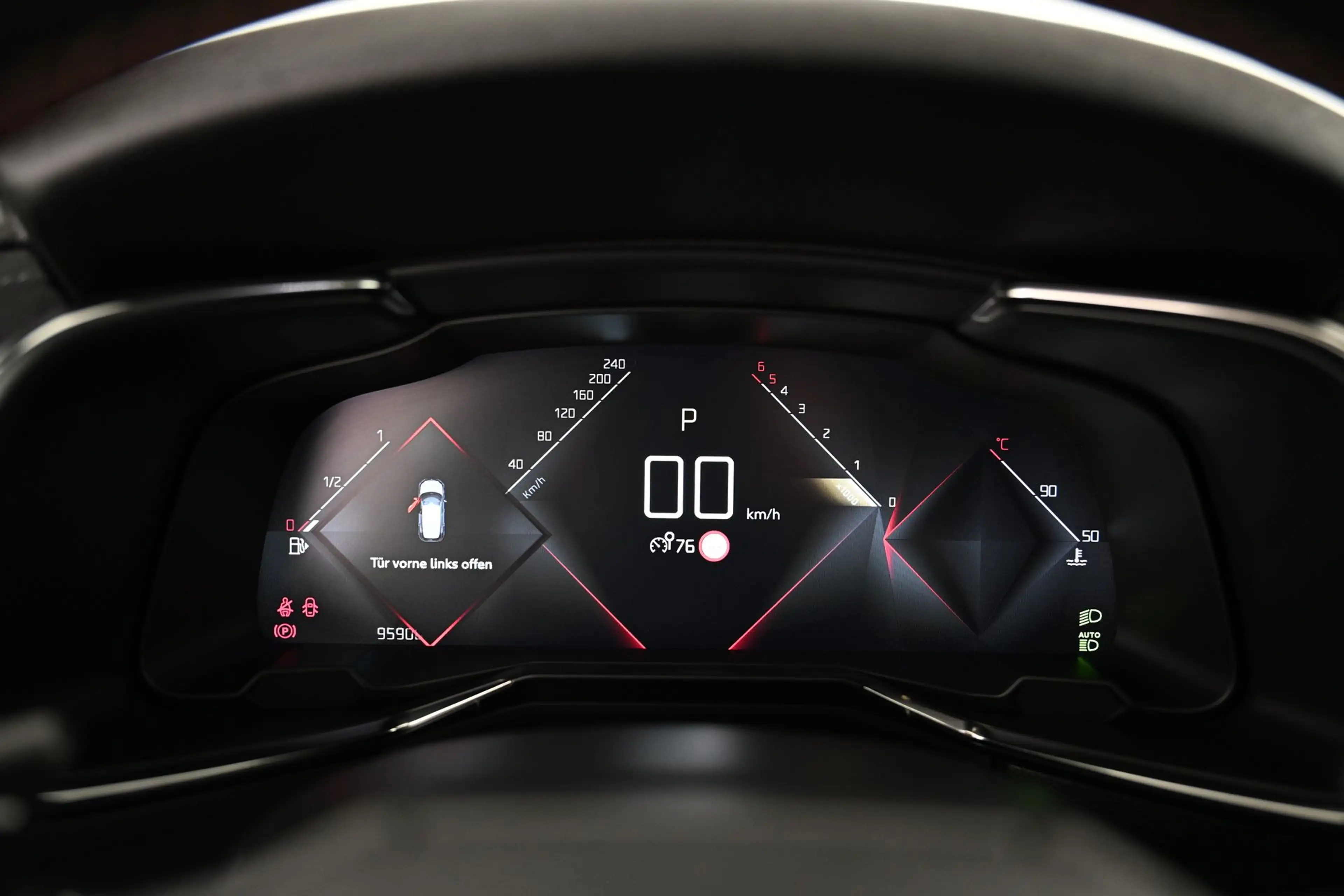 DS Automobiles DS 7 Crossback 2.0 BlueHDi 180 HK EAT8 Performance Line Pickerl — photo 28
