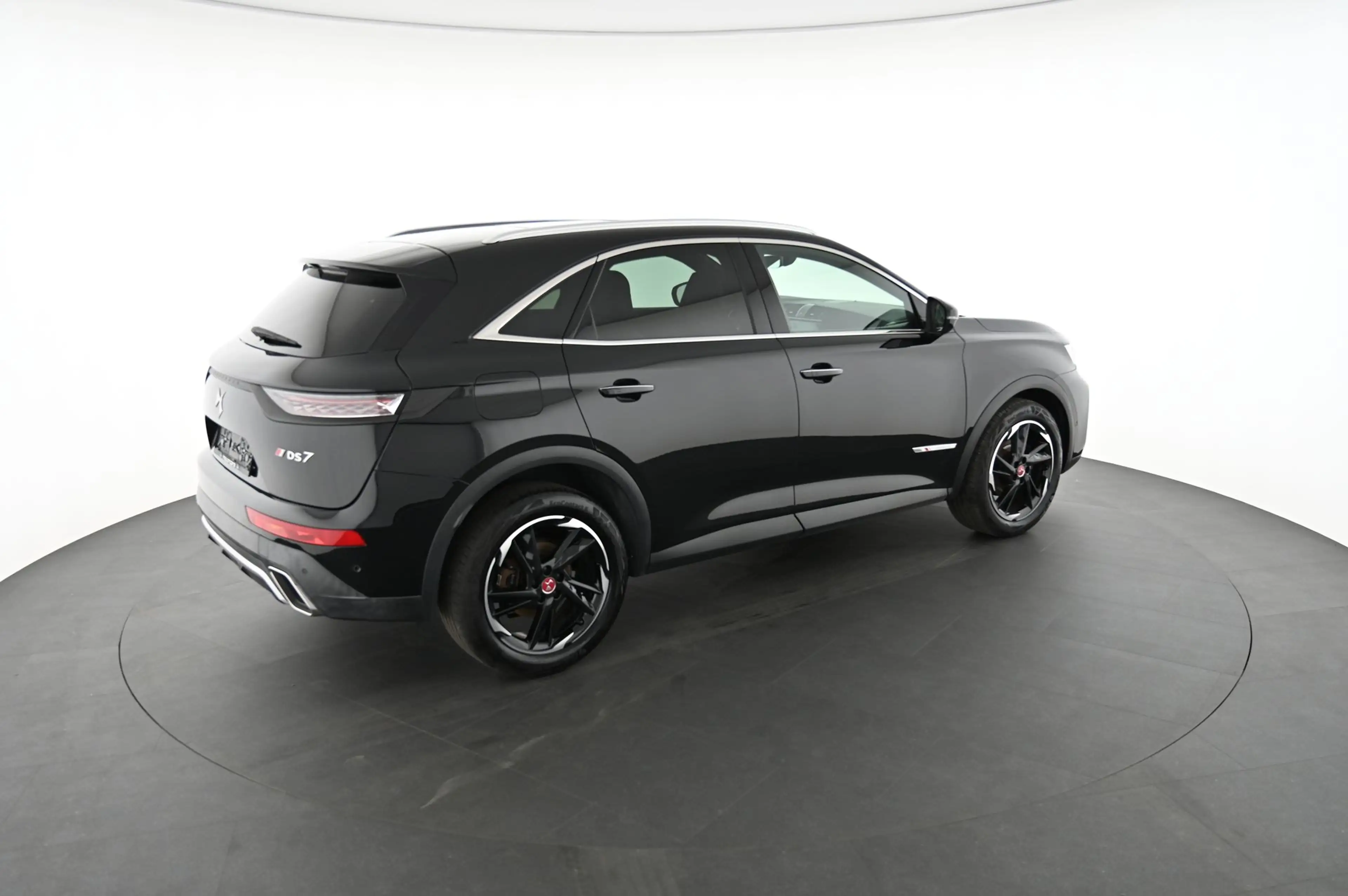 DS Automobiles DS 7 Crossback 2.0 BlueHDi 180 HK EAT8 Performance Line Pickerl — photo 4