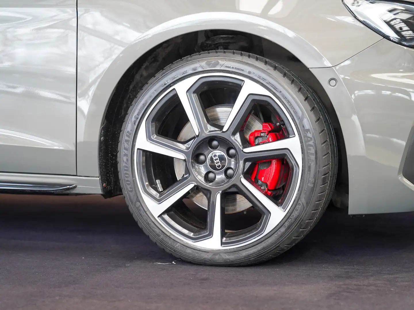 Audi A1 A1 40 Sportback 2.0 TFSI S line ACC Kamera  LED Grau - 2