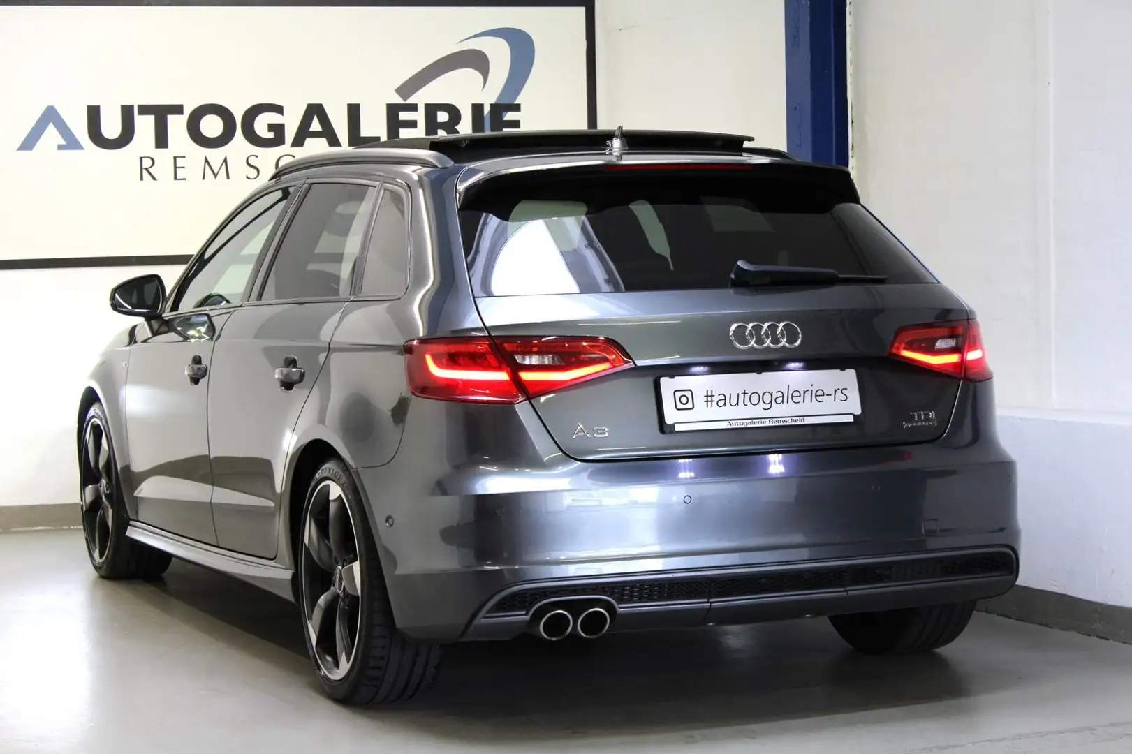 Audi A3 Sportback q.*2xS LINE*SCHALE*PANO*STHZG*VOLL! Gris - 1