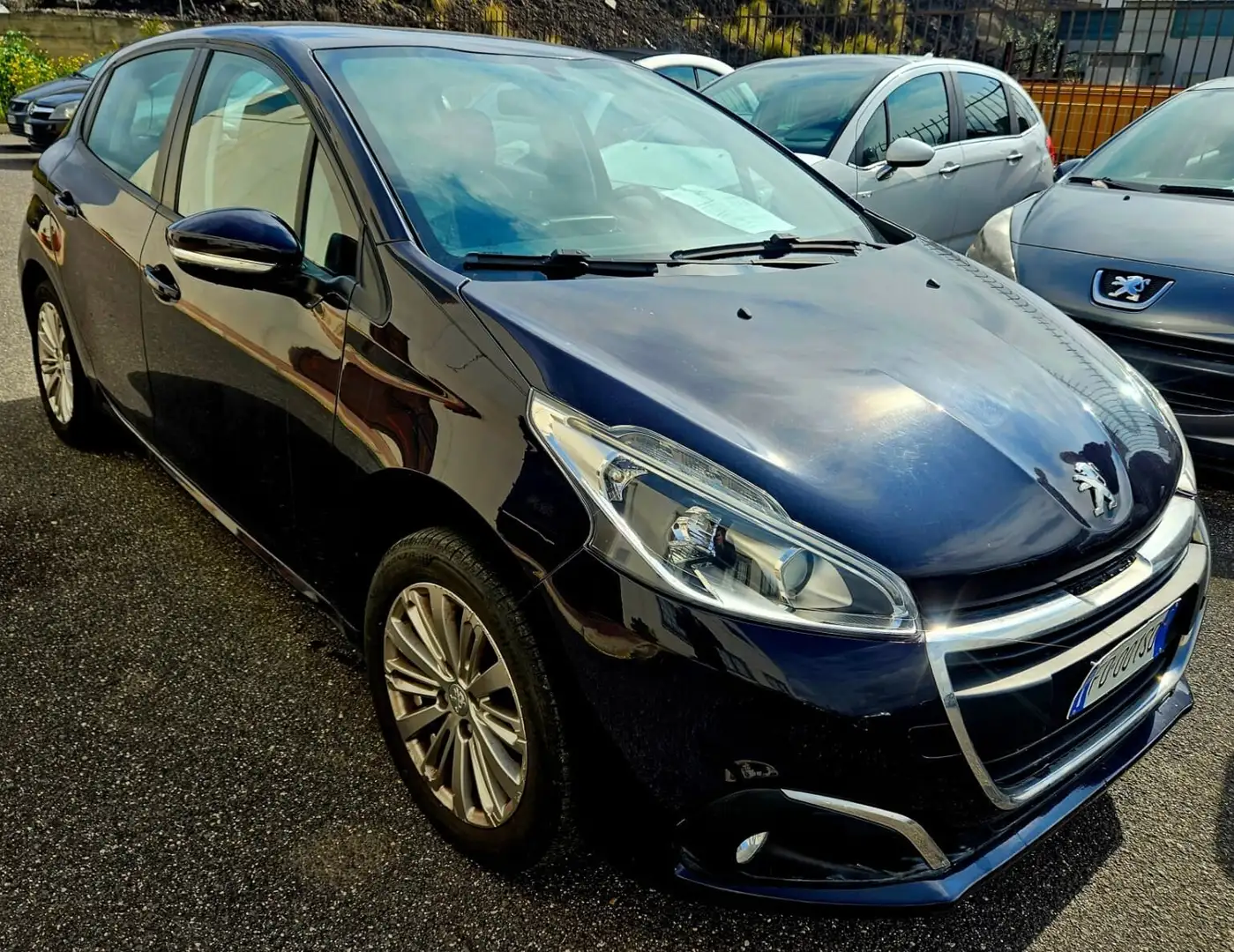 Peugeot 208 PureTech 82 5 porte Allure Blu/Azzurro - 2