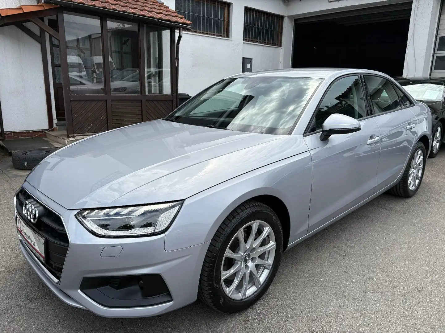 Audi A4 Lim. 35 TDI S Tronic MATRIX LED CARPLAY TEMP Argent - 1