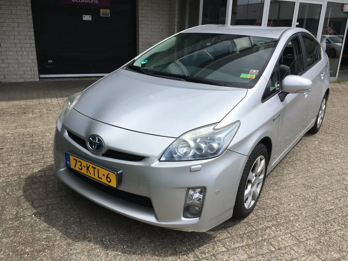 Toyota Prius 1.8 Dynamic / HUD / NAVI / CAMERA / 100% DEALER SE Grijs - 2