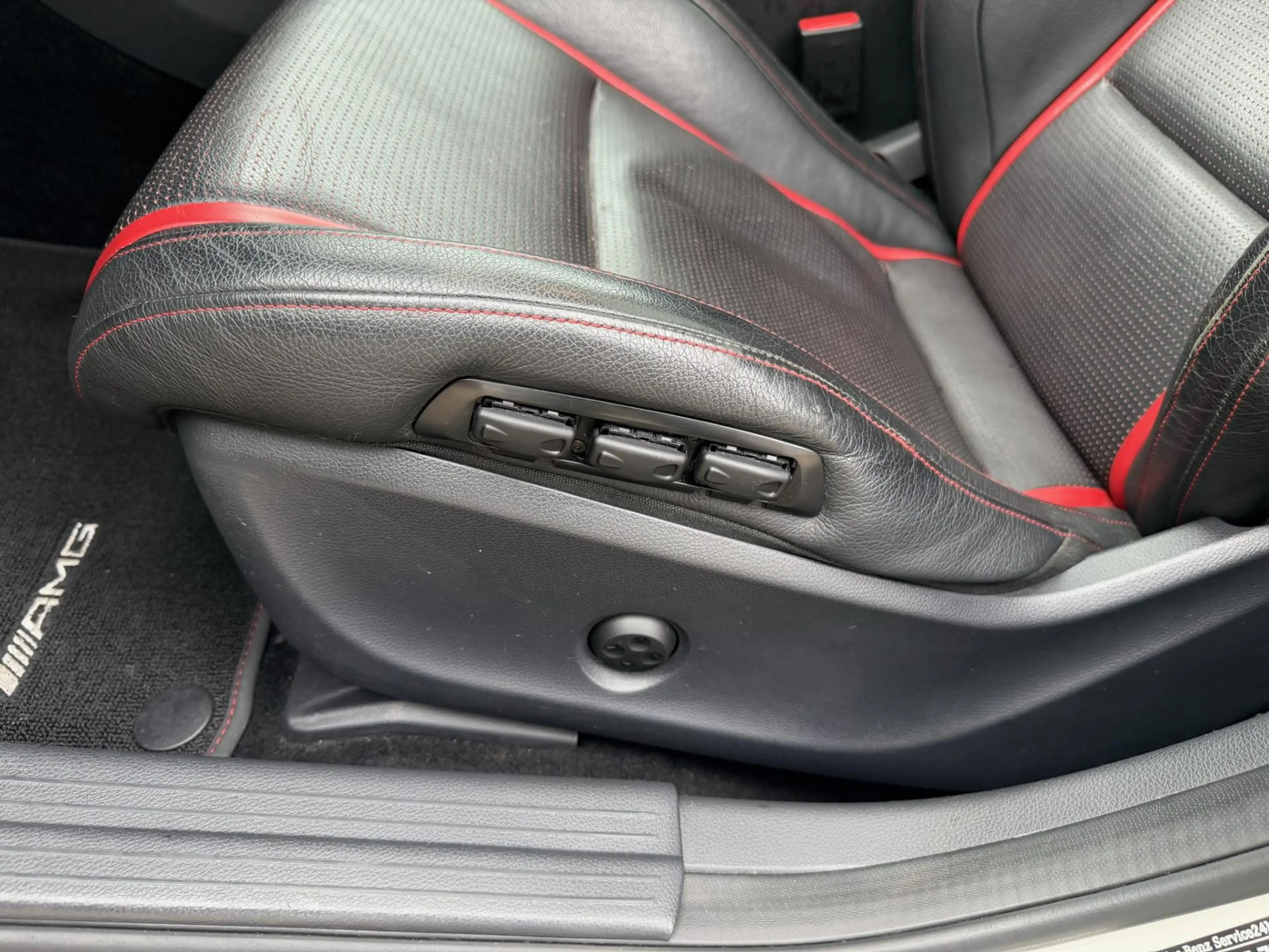 Mercedes-Benz A 45 AMG 4MATIC Edition 1 — photo 28