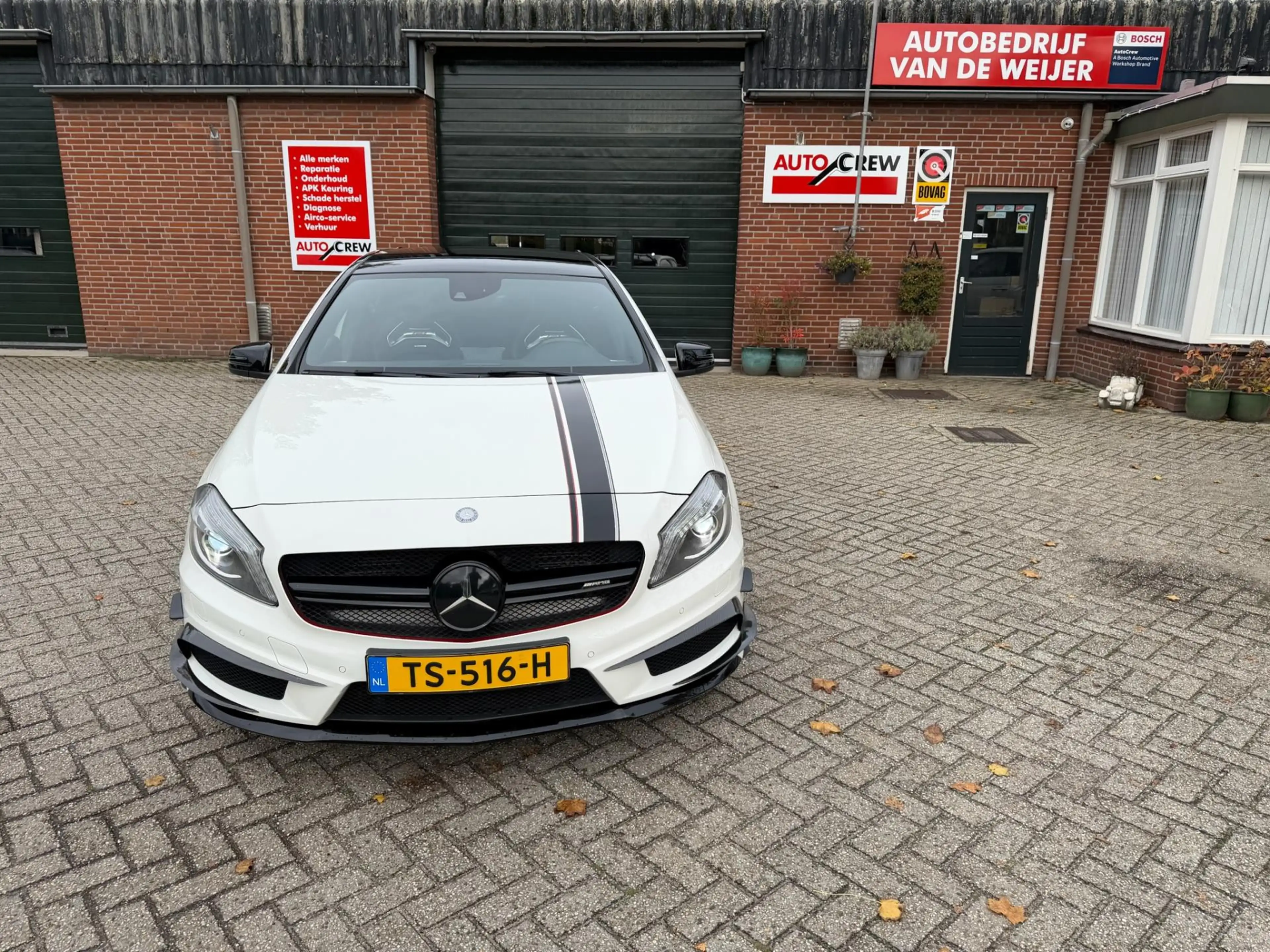 Mercedes-Benz A 45 AMG 4MATIC Edition 1 — photo 4