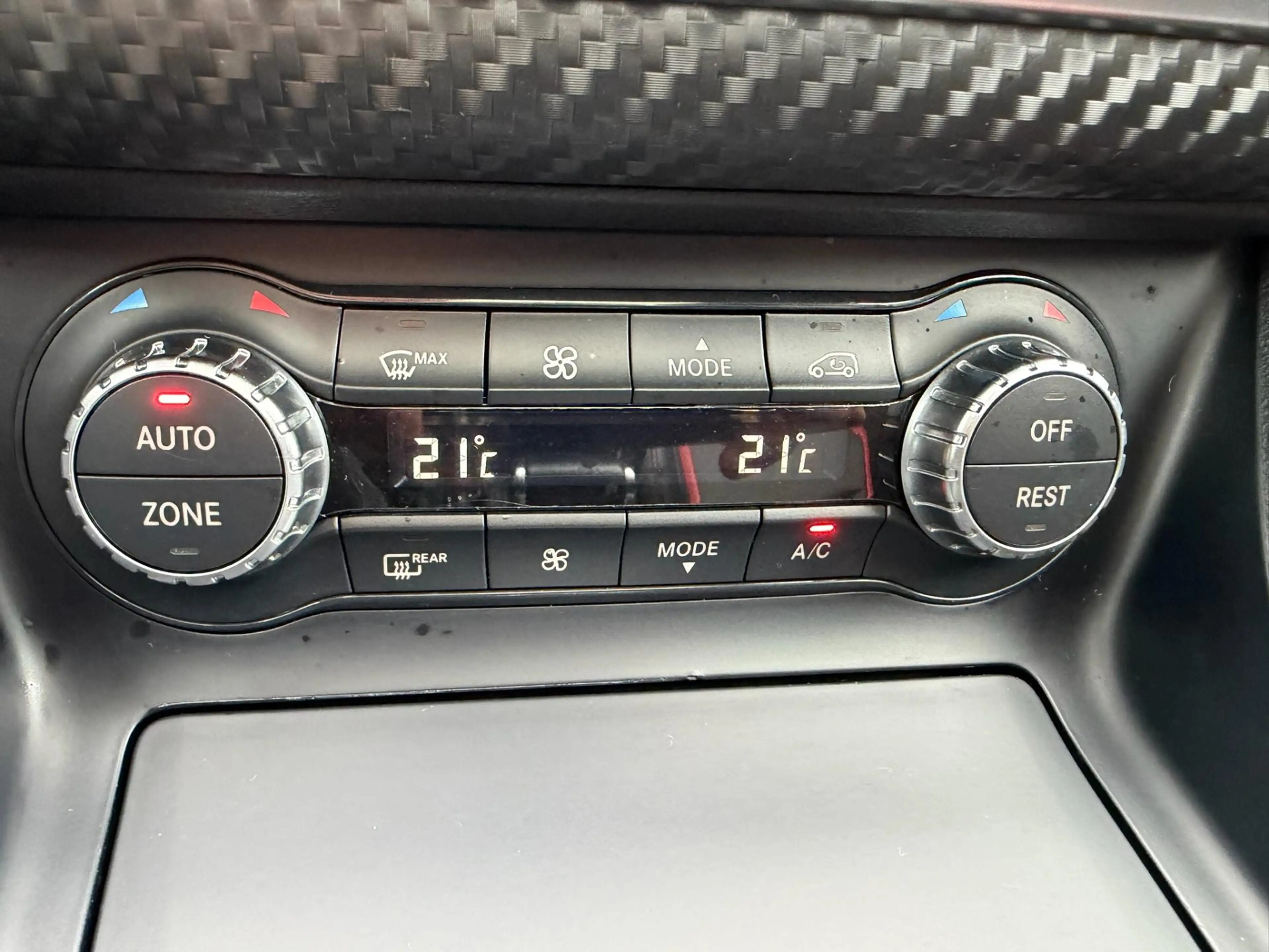 Mercedes-Benz A 45 AMG 4MATIC Edition 1 — photo 24