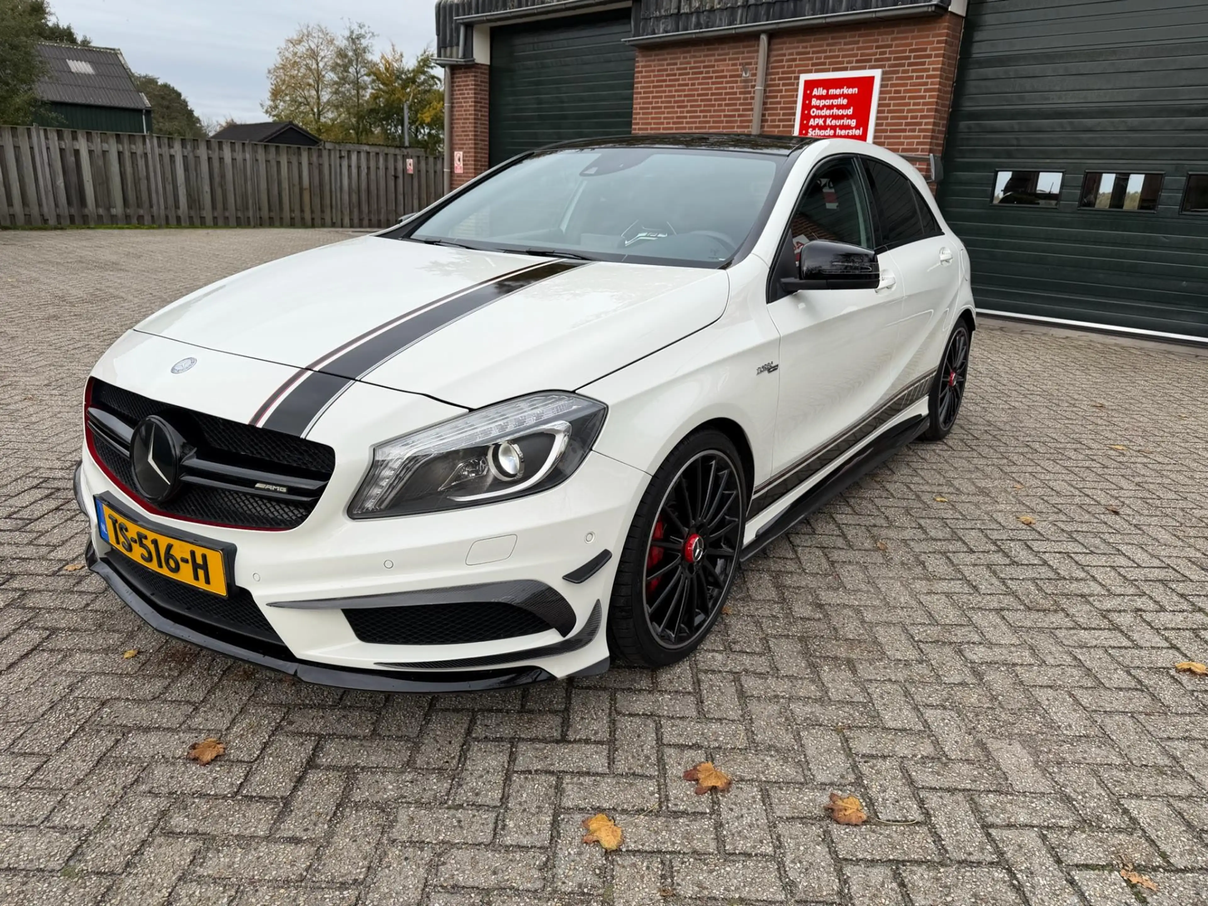 Mercedes-Benz A 45 AMG 4MATIC Edition 1 — photo 2