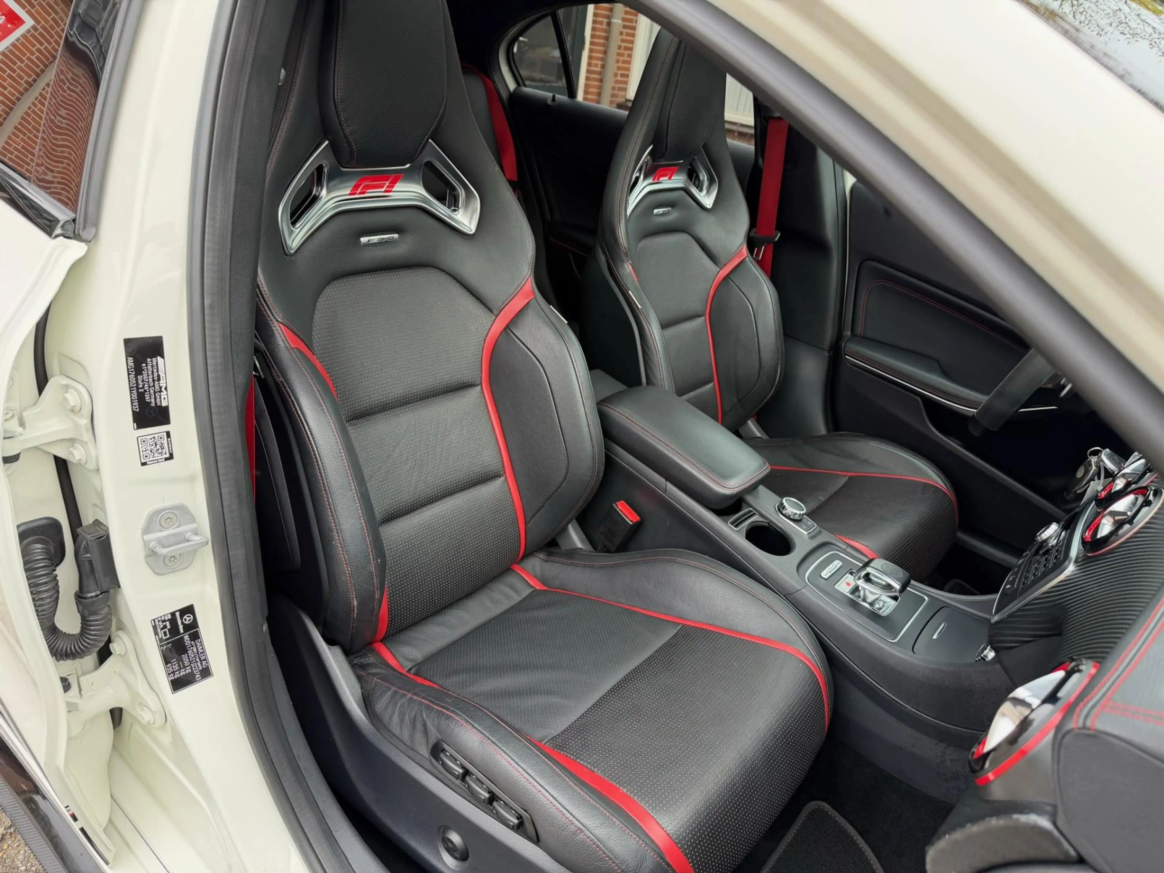 Mercedes-Benz A 45 AMG 4MATIC Edition 1 — photo 30