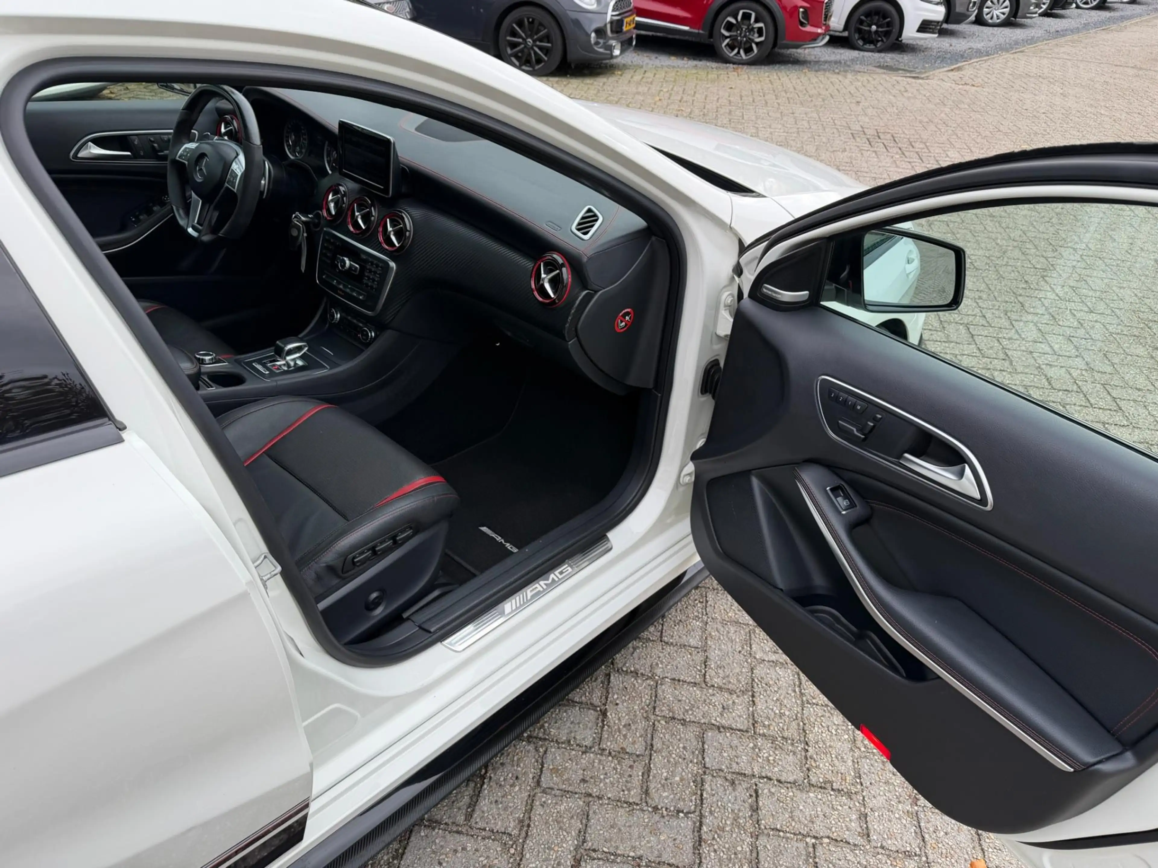 Mercedes-Benz A 45 AMG 4MATIC Edition 1 — photo 29
