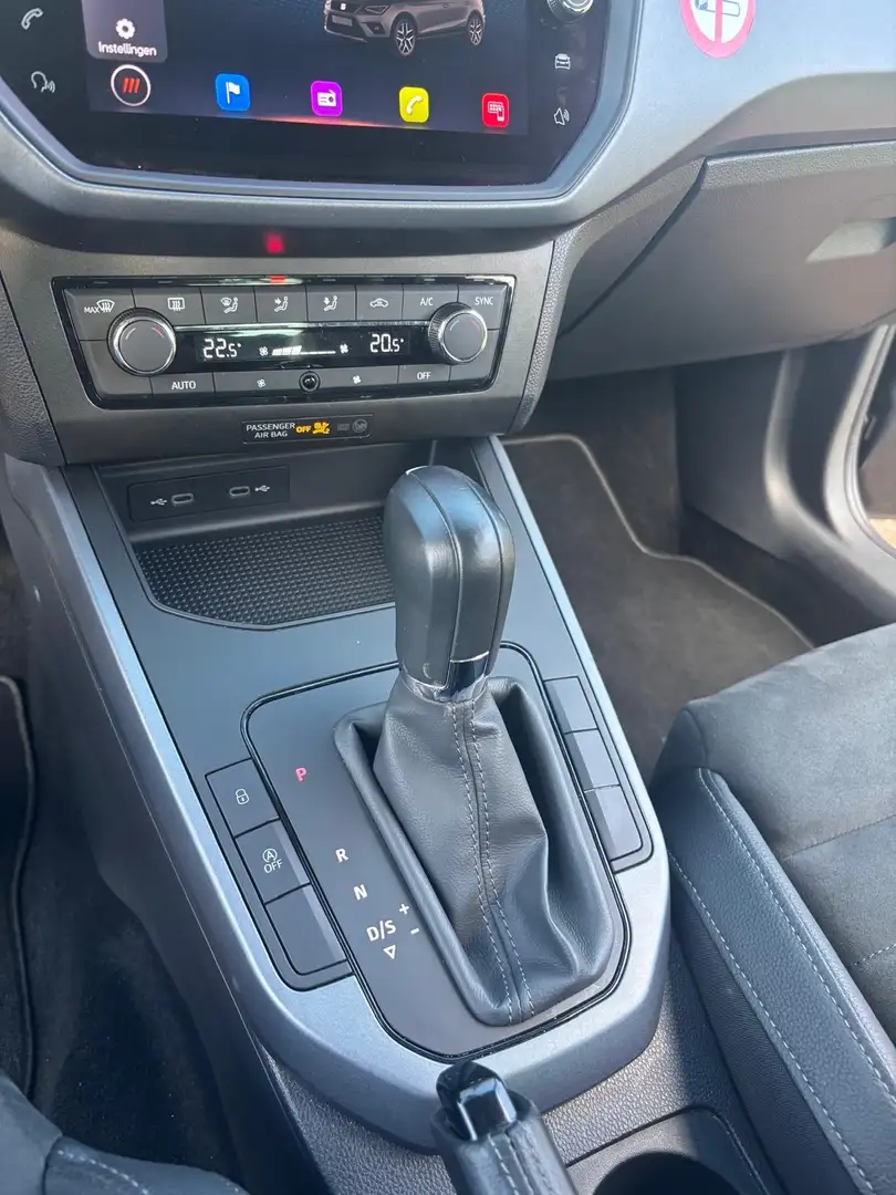 SEAT Arona 1.0 TSI Style Grijs - 2