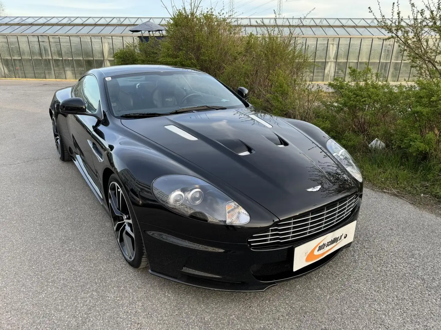 Aston Martin DBS V12 Touchtronic II Carbon Black Edition Schwarz - 1