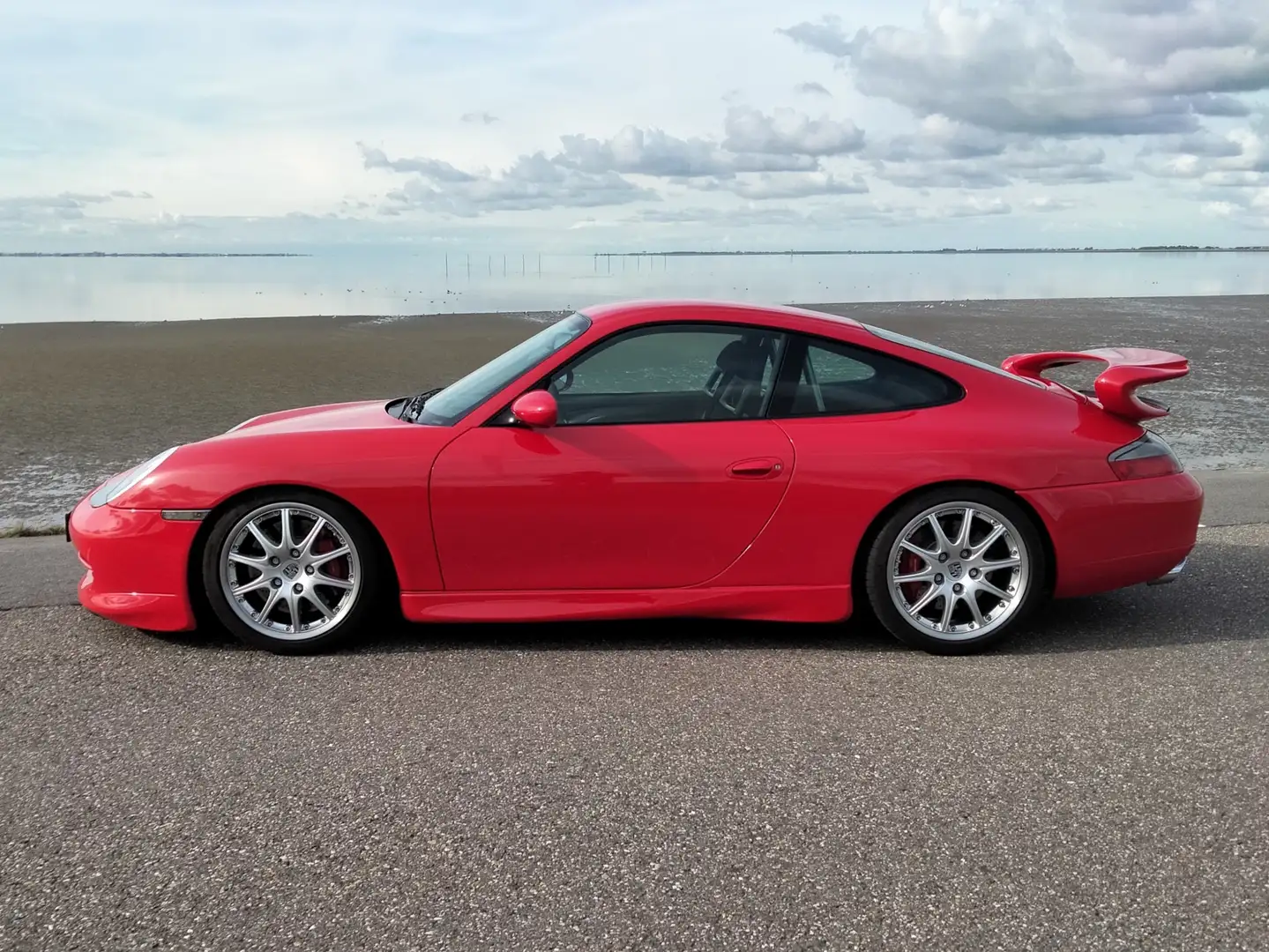 Porsche 996 Mk1 GT3 Rood - 1