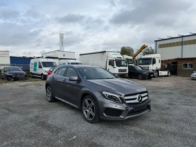 Mercedes-Benz GLA 200 d AMG / Autom. / Motorschaden