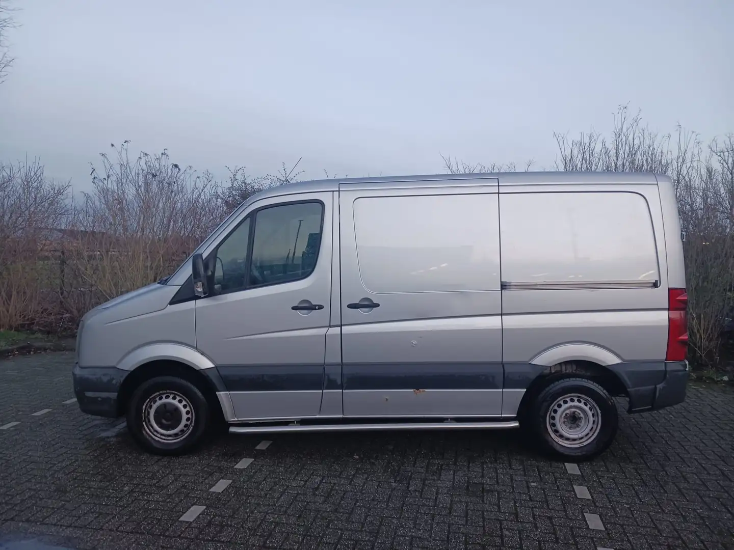 Volkswagen Crafter 35 2.5 TDI L1H1 DC Automaat Cruise Airco 2 schuif Argent - 2