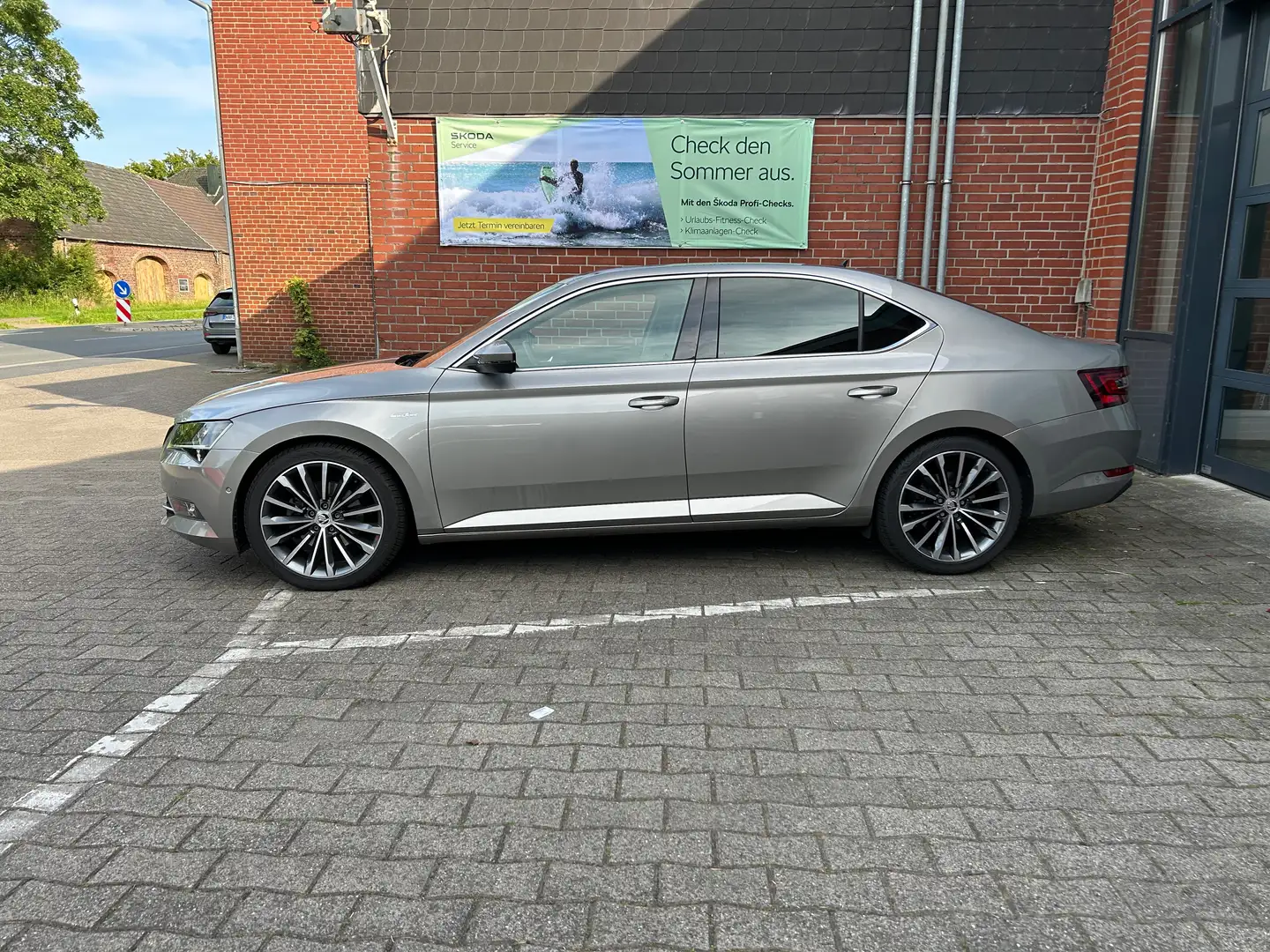 Skoda Superb 2.0 TSI DSG L&K Beige - 2