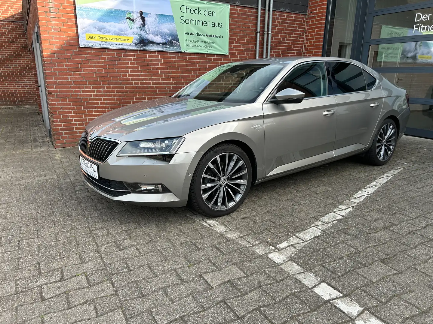 Skoda Superb 2.0 TSI DSG L&K Beige - 1