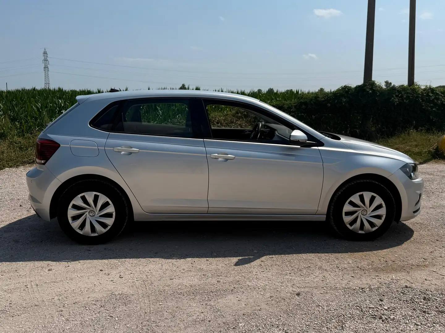 Volkswagen Polo Polo 5p 1.0 mpi Comfortline 75cv Gris - 2